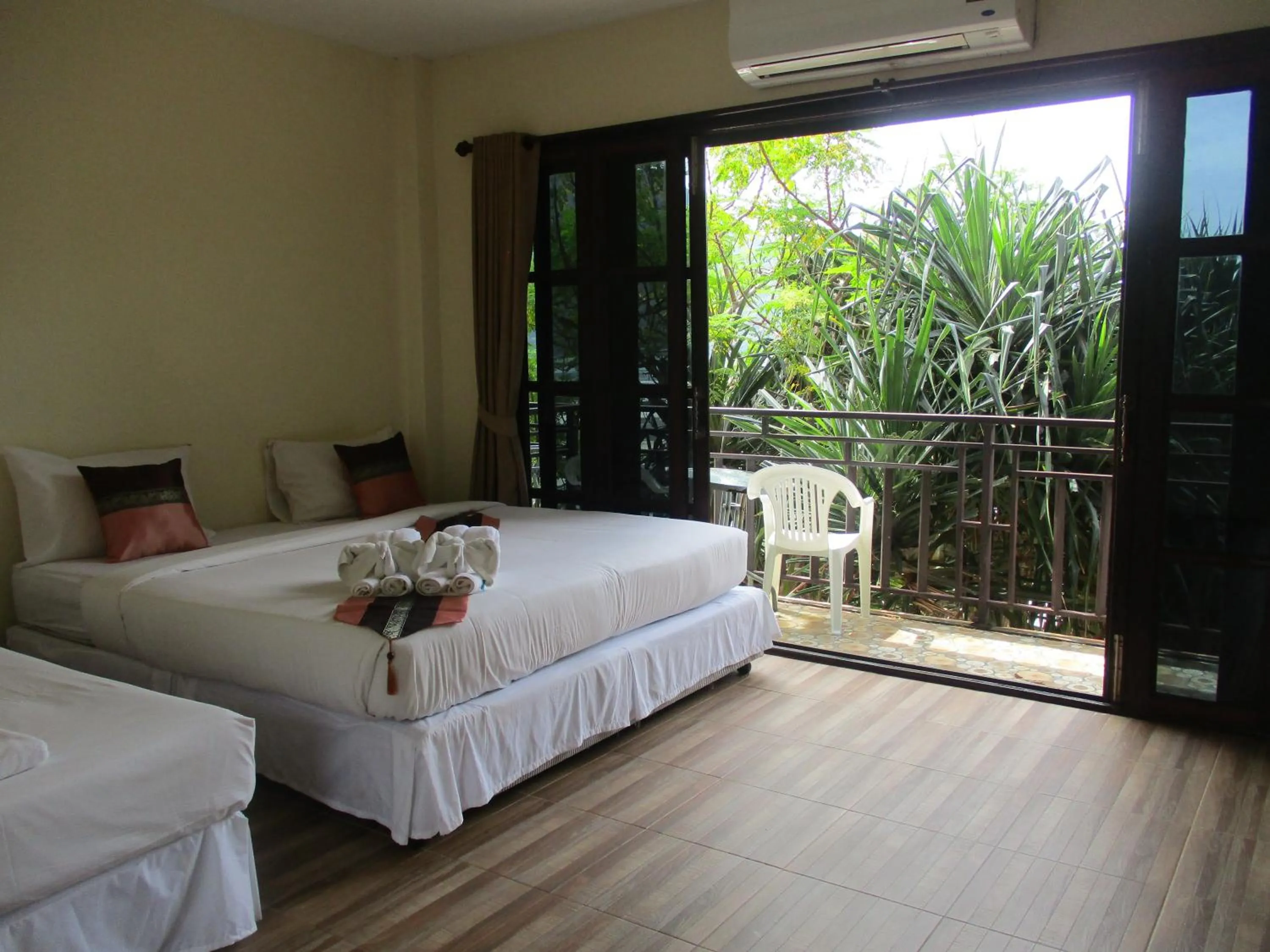Bedroom, Bed in Phi Phi Green House & Sunsky Hostel