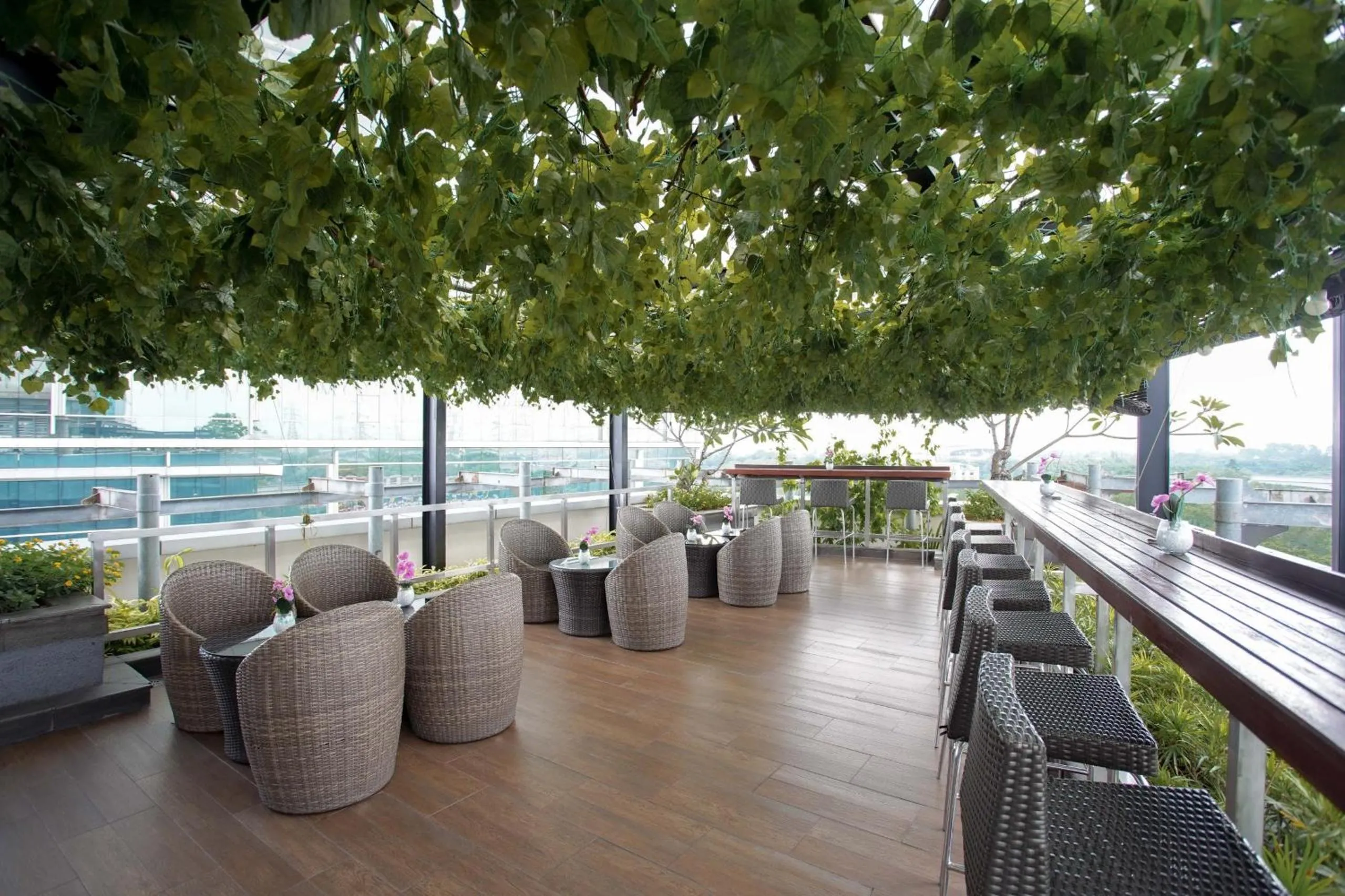 Restaurant/places to eat in Vasaka Hotel Jakarta Managed by Dafam