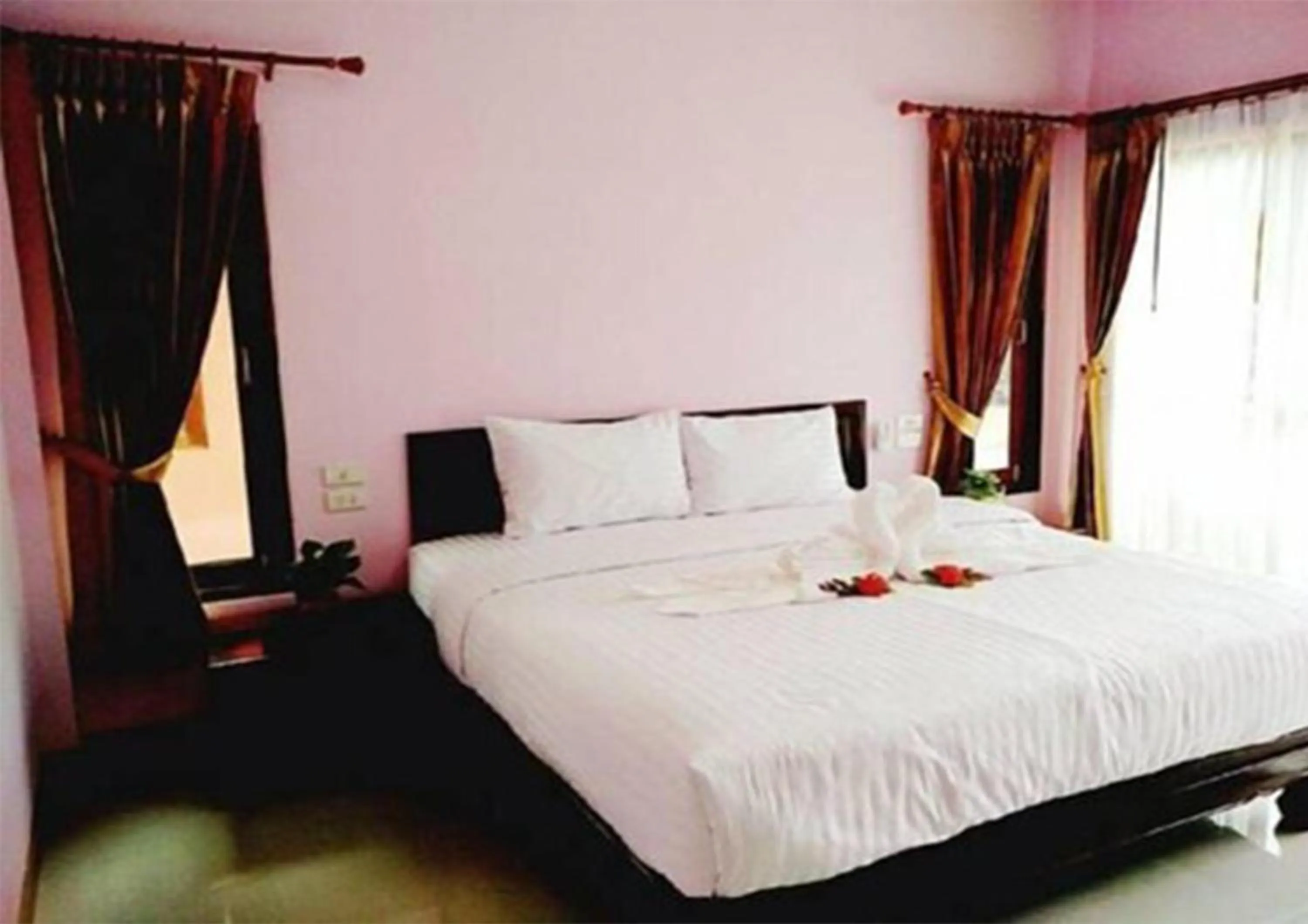 Bed in Lanta Cottage - SHA Plus