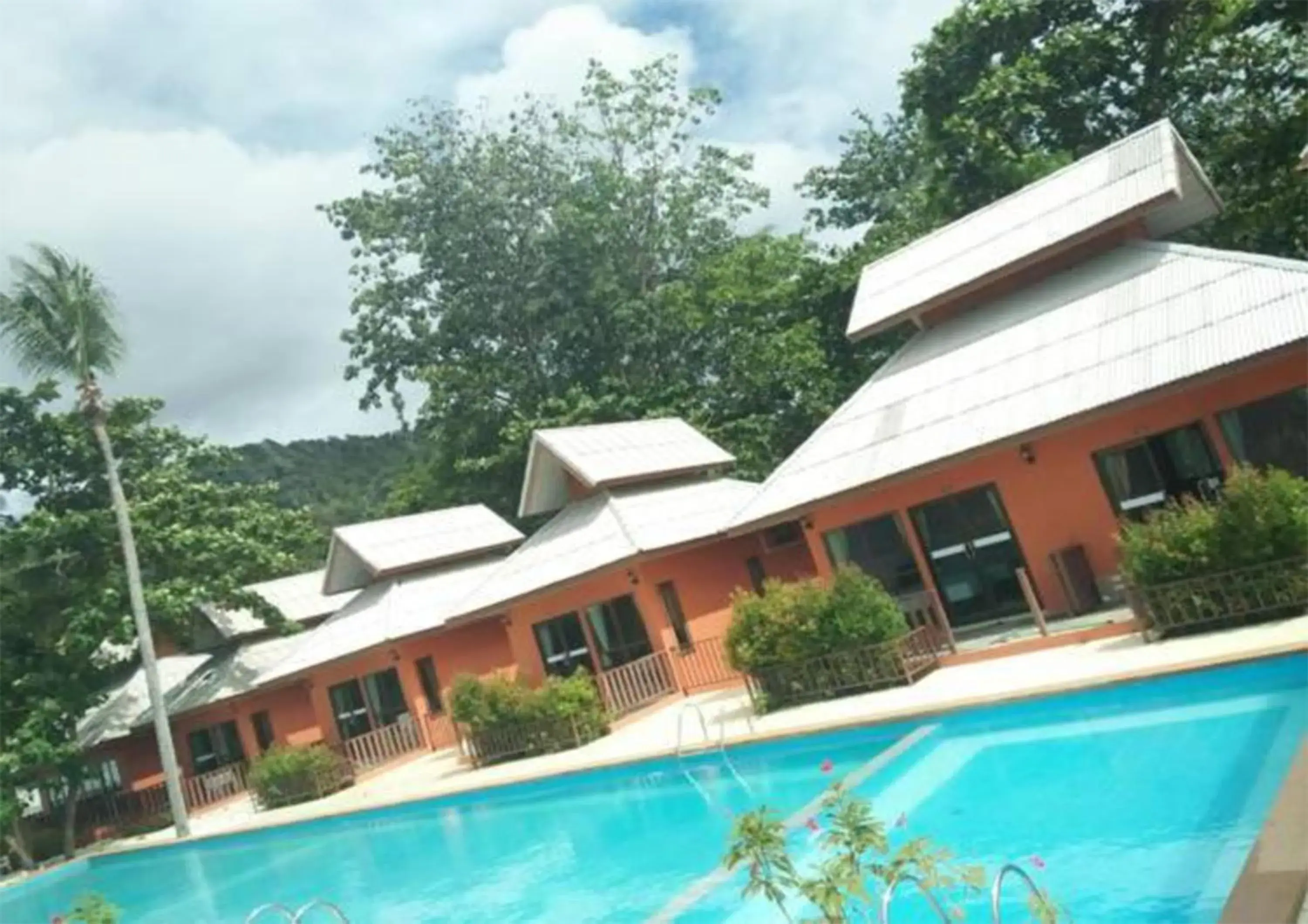 Luxury Double or Twin Room with Swimming Pool in Lanta Cottage - SHA Plus Luxury Double or Twin Room with Swimming Pool in Lanta Cottage - SHA Plus