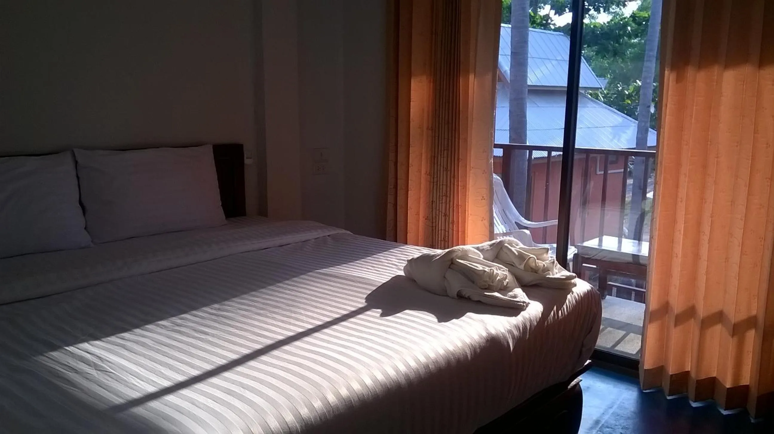 Bed in Lanta Cottage - SHA Plus