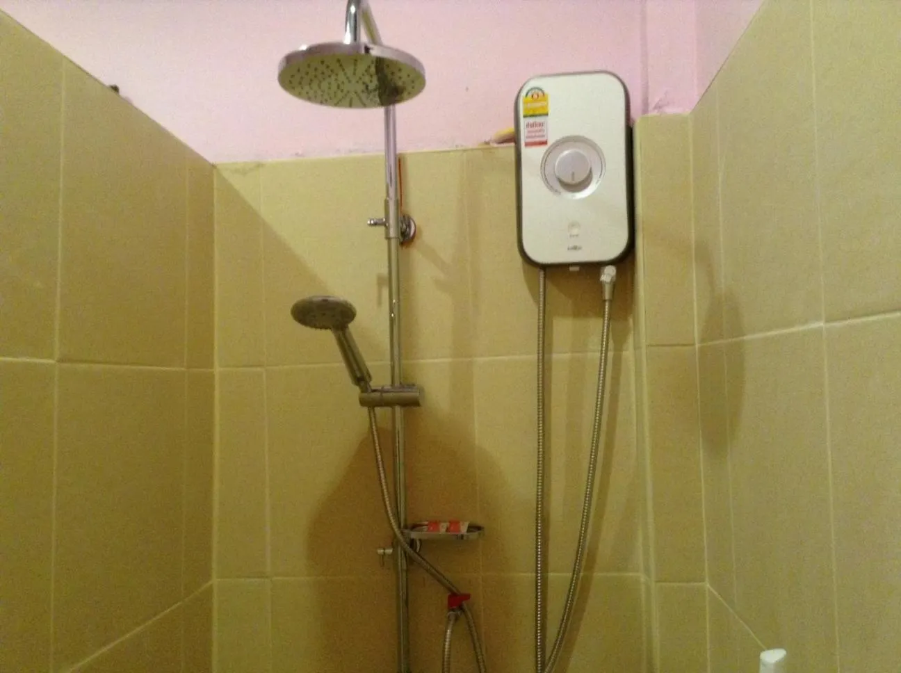 Shower in Lanta Cottage - SHA Plus