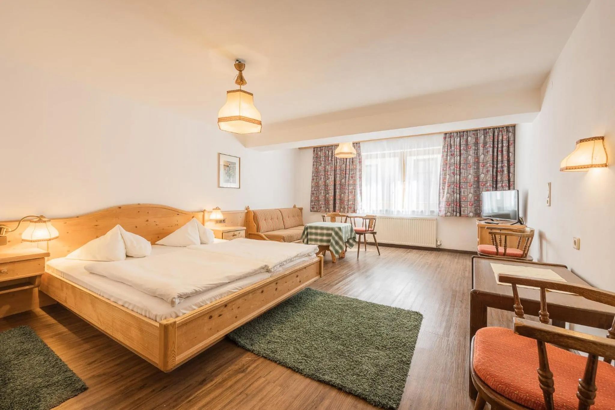 Staff, Bed in Batzenhäusl