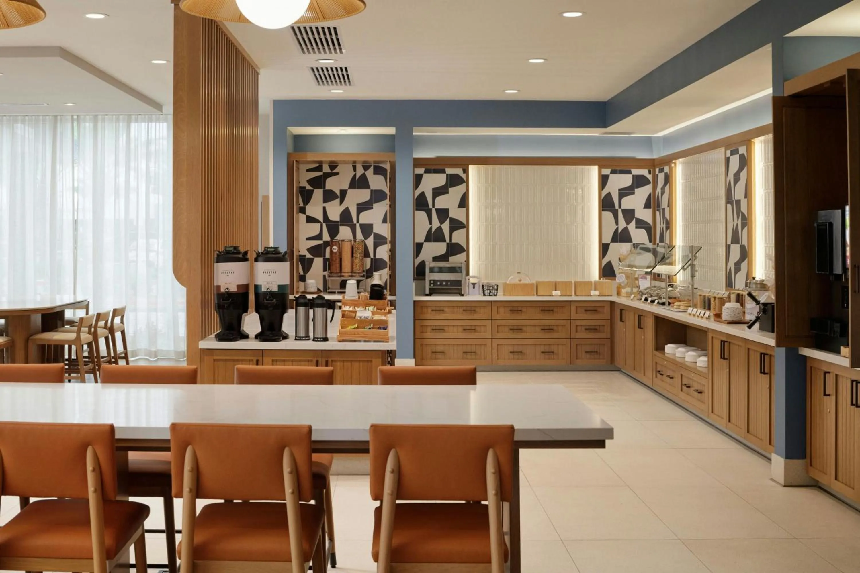 Breakfast in SpringHill Suites by Marriott Ventura Oxnard