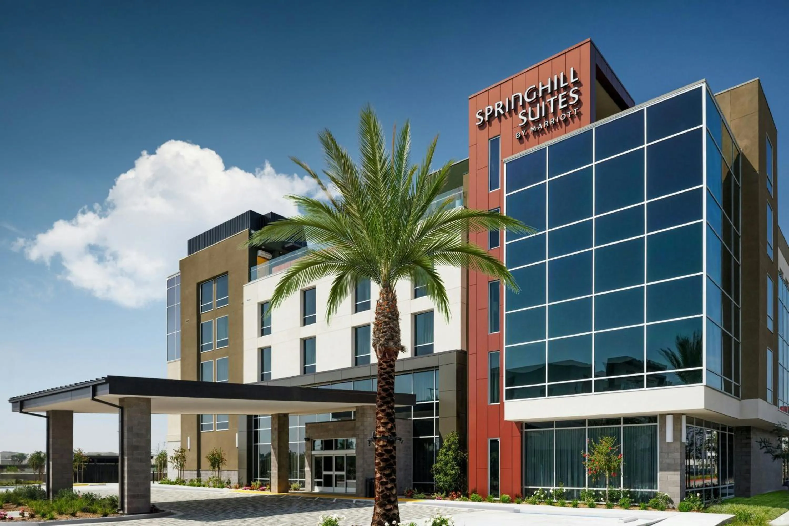 Property building in SpringHill Suites by Marriott Ventura Oxnard