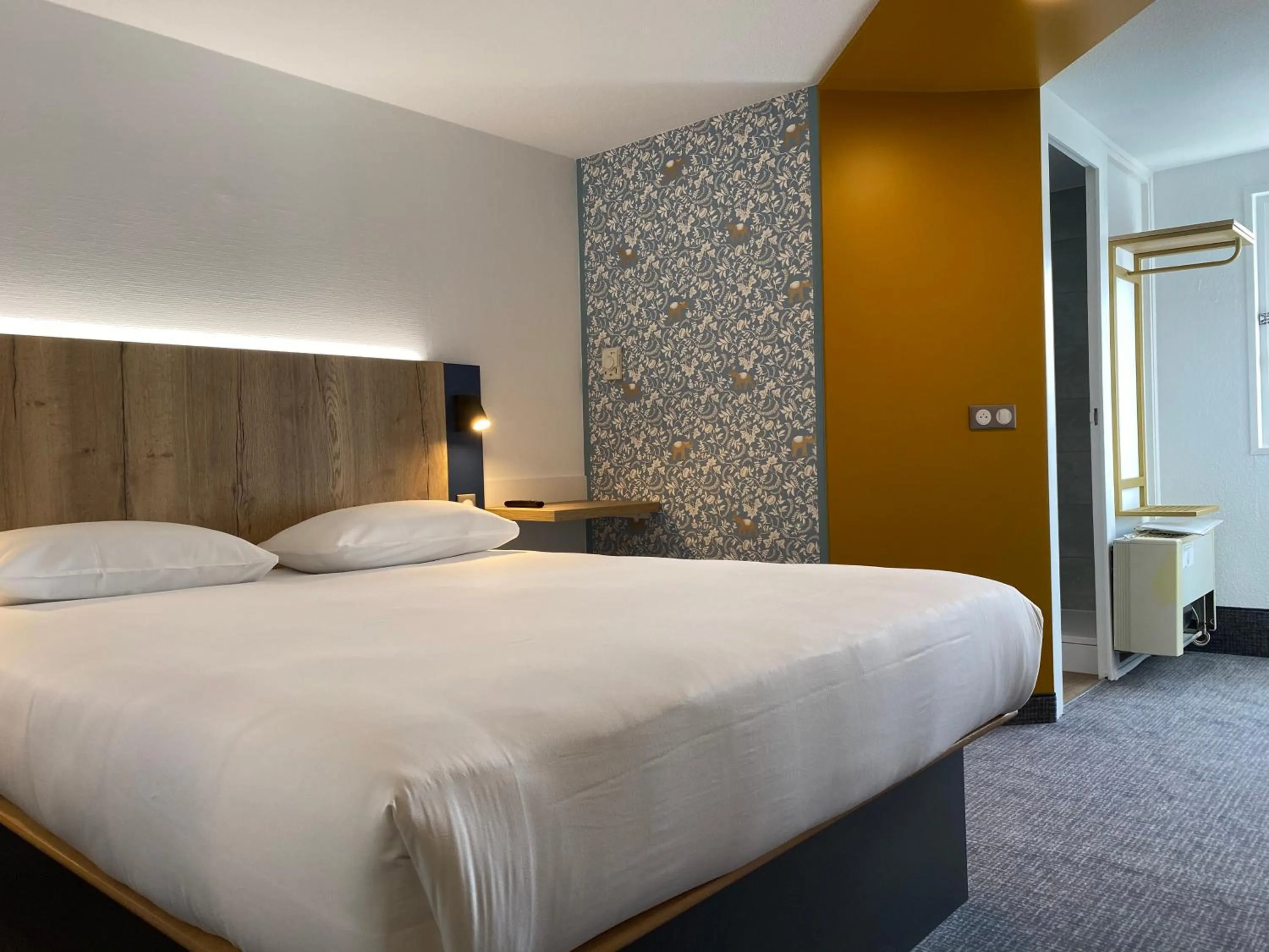 Bedroom, Bed in Kyriad Direct Chalon Sur Saone Nord