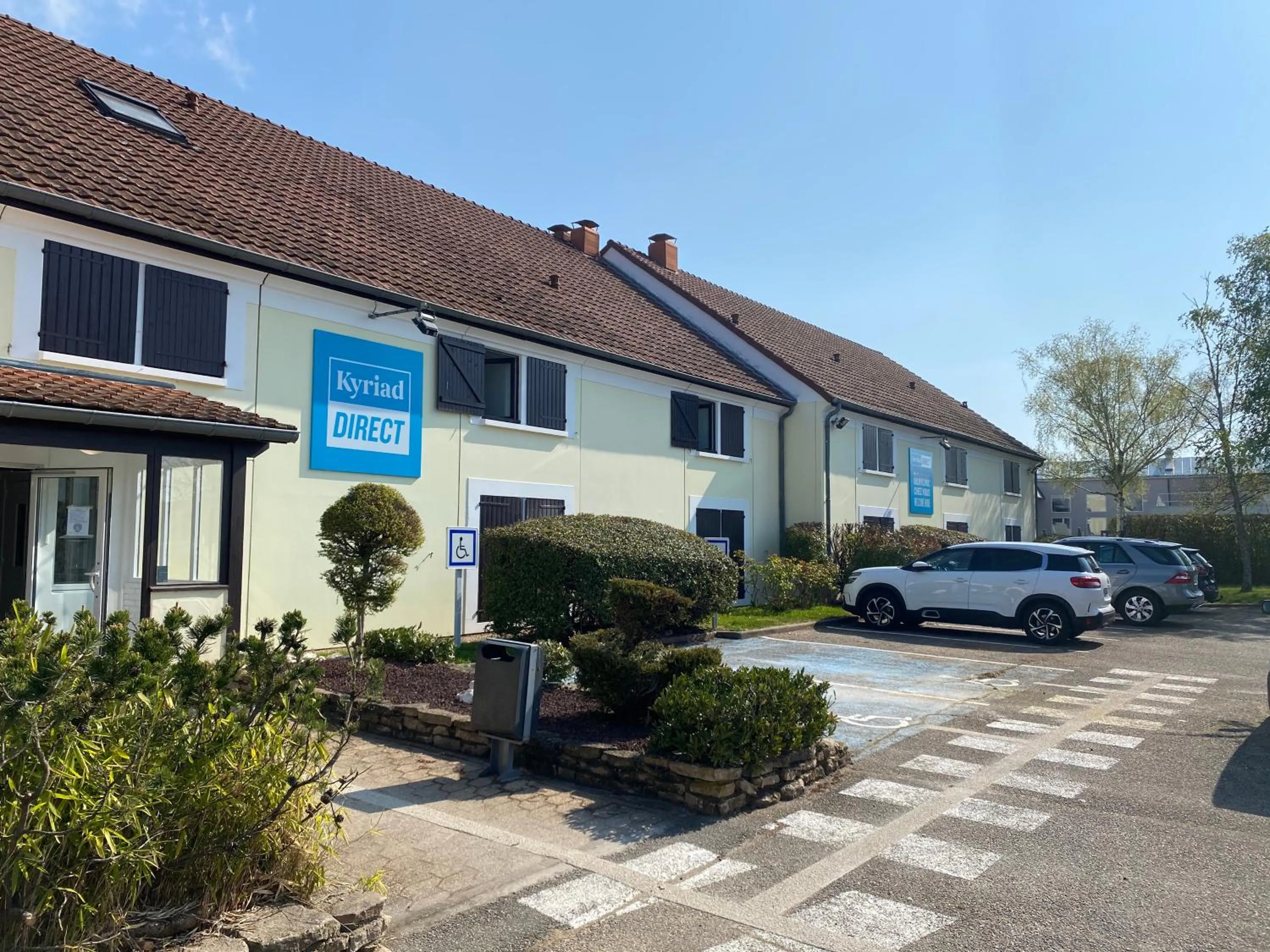 Facade/entrance in Kyriad Direct Chalon Sur Saone Nord