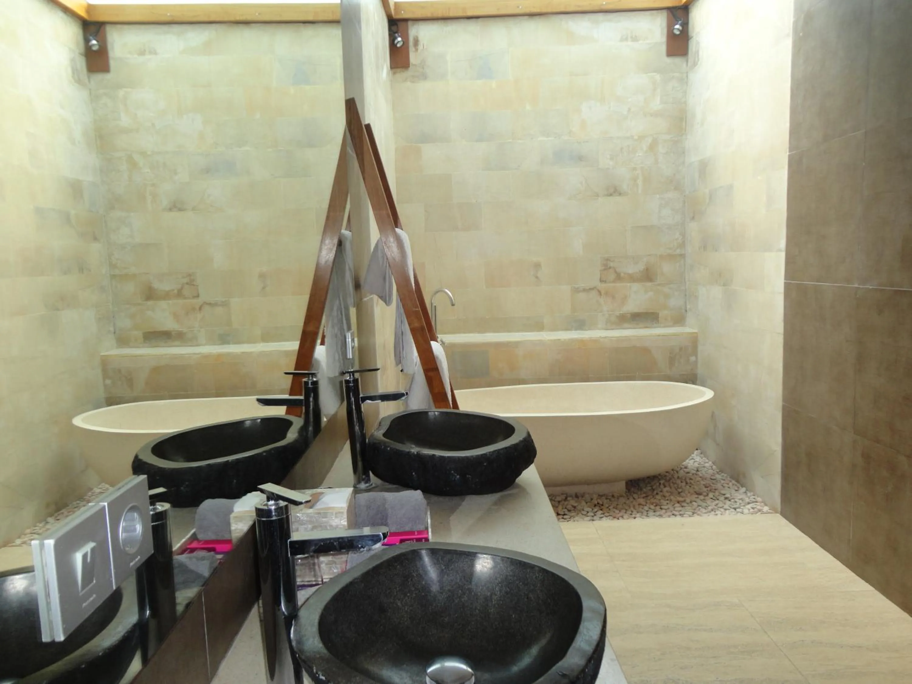 Bathroom in Anema Wellness & Resort Gili Lombok - Diving Center PADI