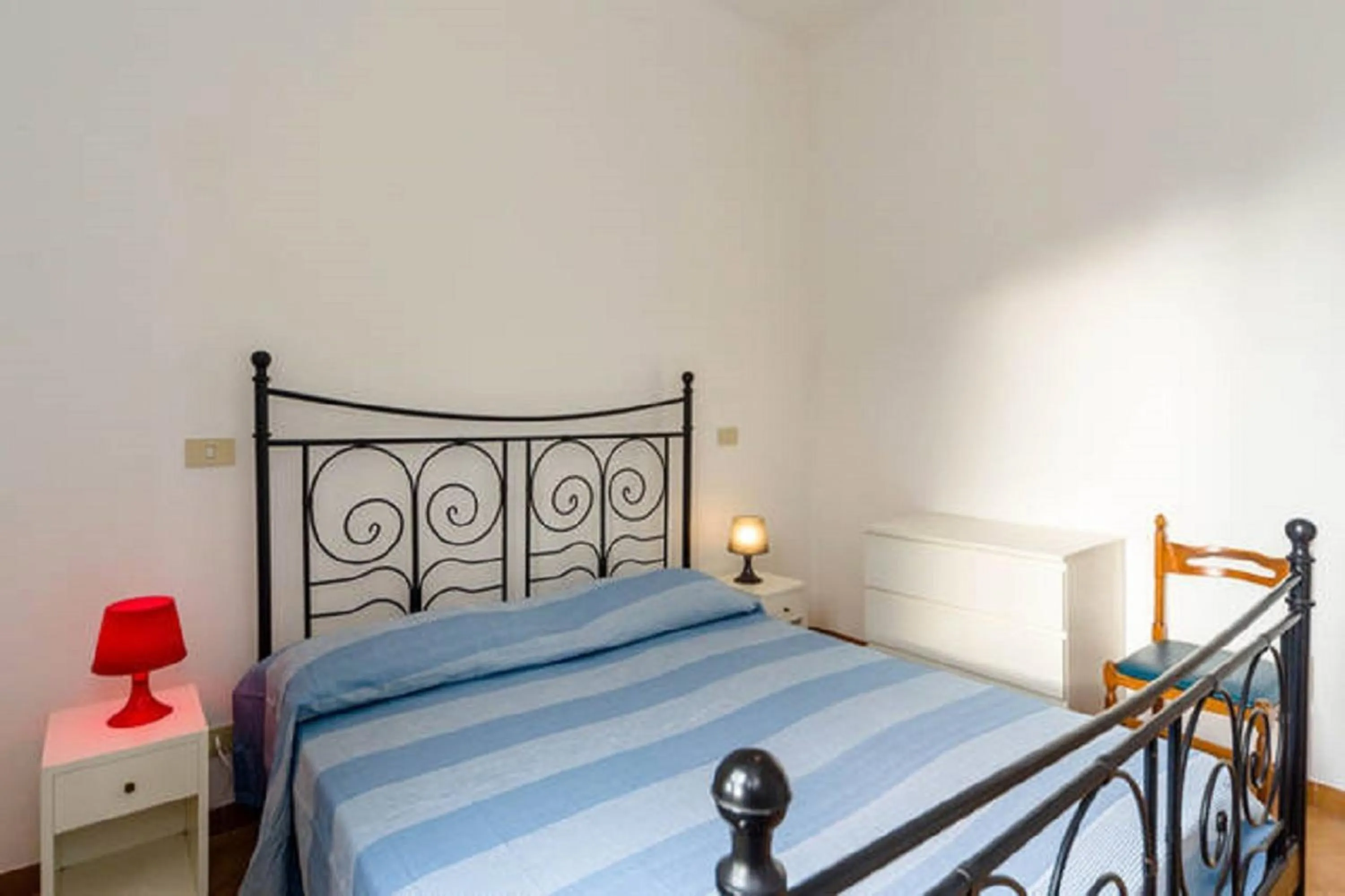 Bedroom, Bed in Varazze Apartment