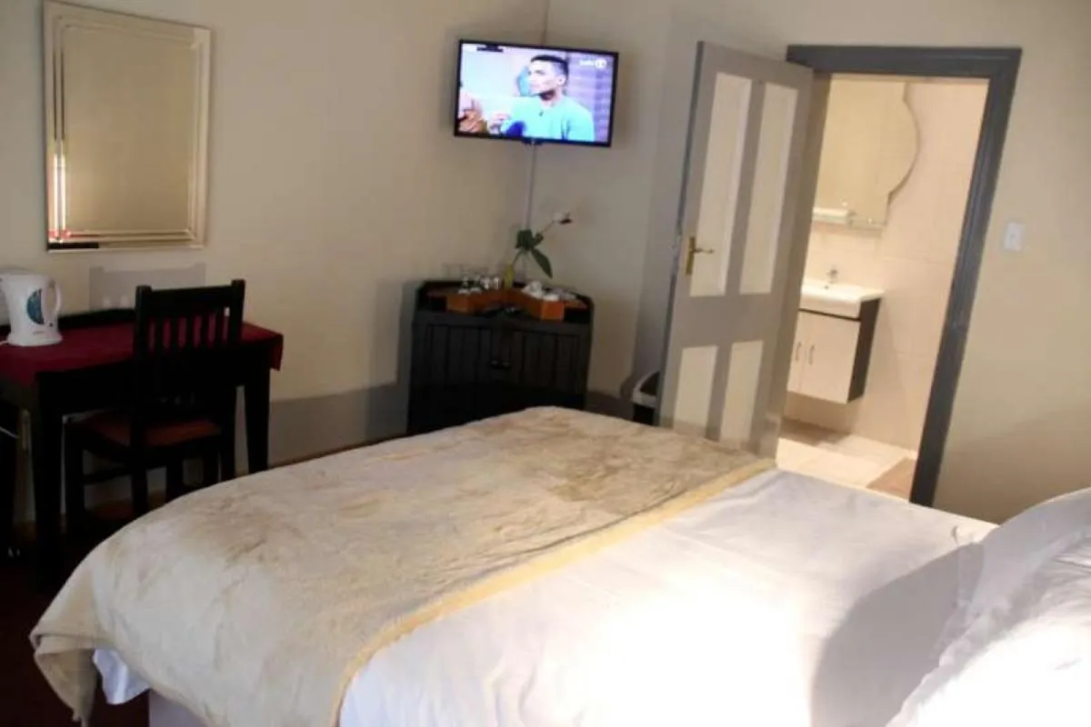 Bedroom in Alpine Inn