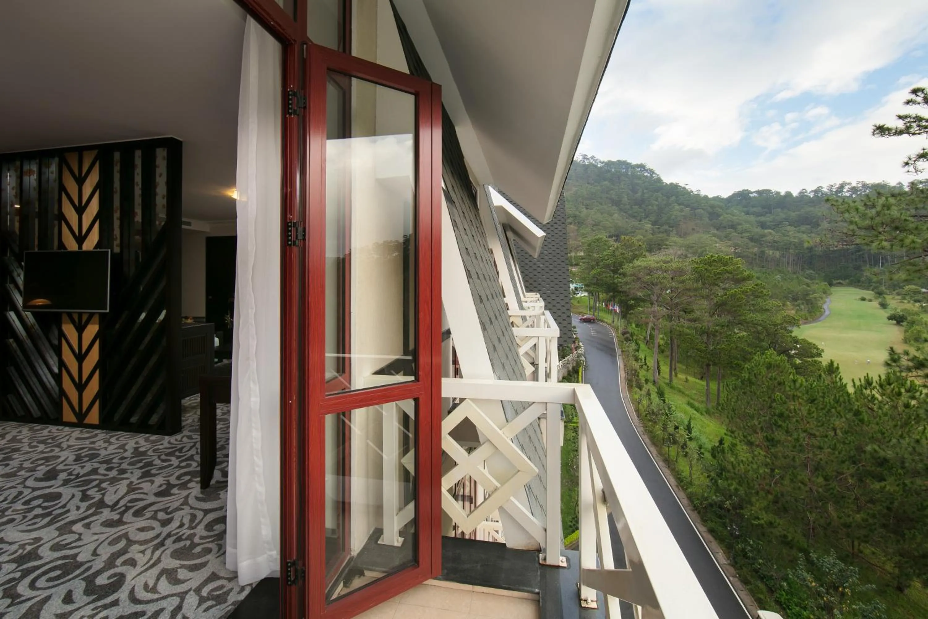 Swiss-Belresort Tuyen Lam