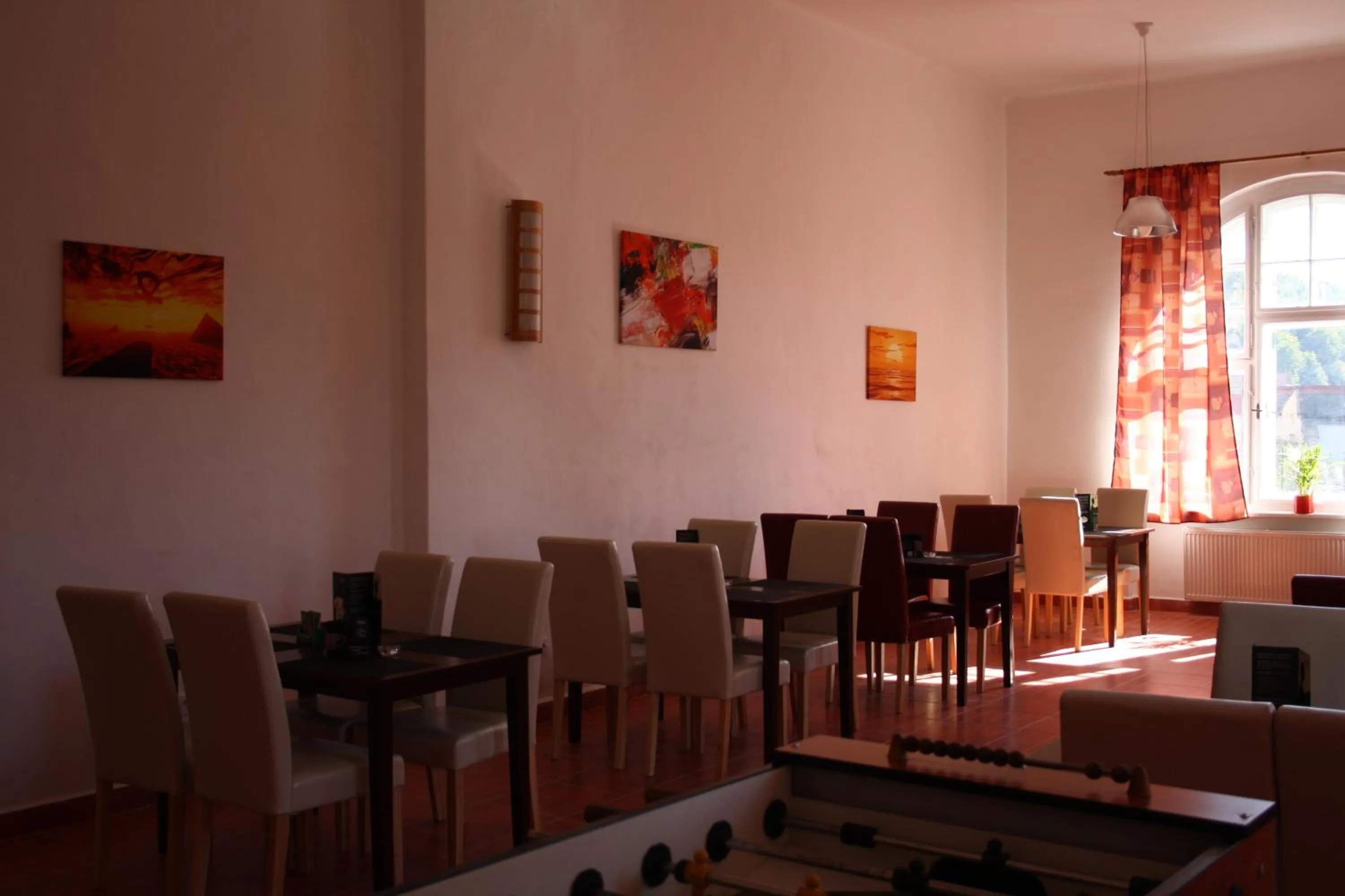 Restaurant/places to eat in Hotel Britz