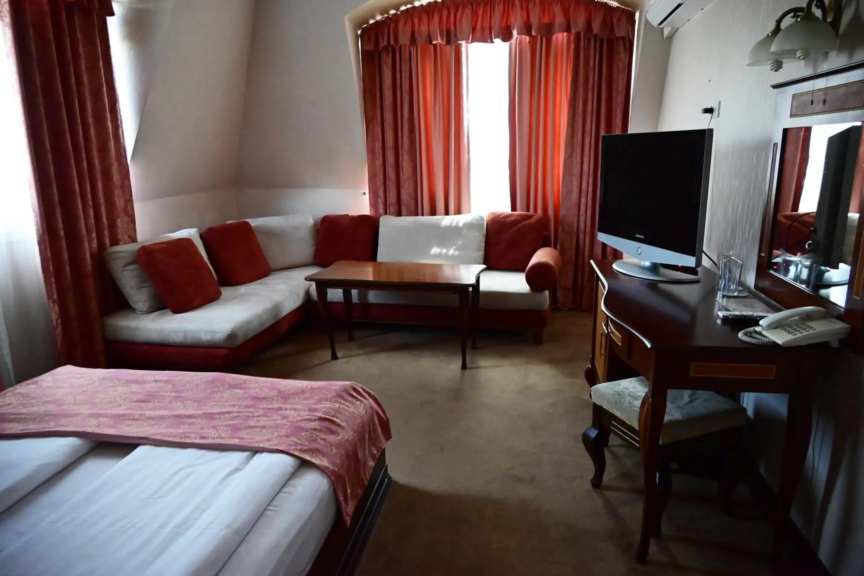 King Studio with Sofa Bed - single occupancy in Family Hotel Lazur King Studio with Sofa Bed - single occupancy in Family Hotel Lazur