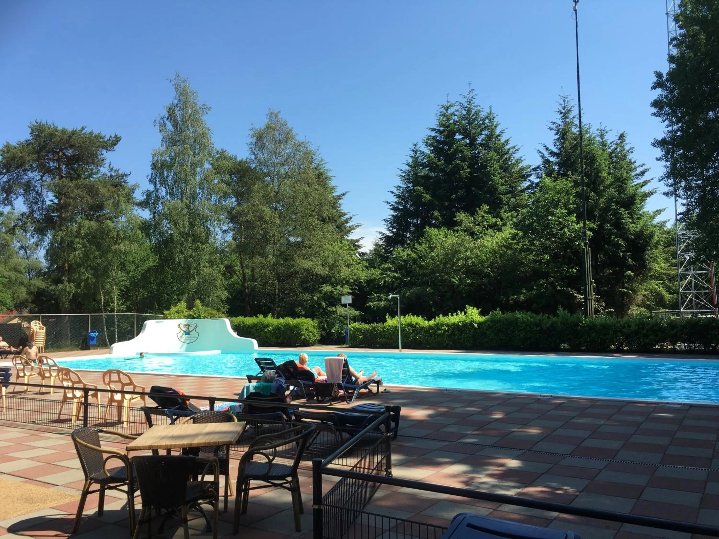 Swimming pool in Sunnychalet