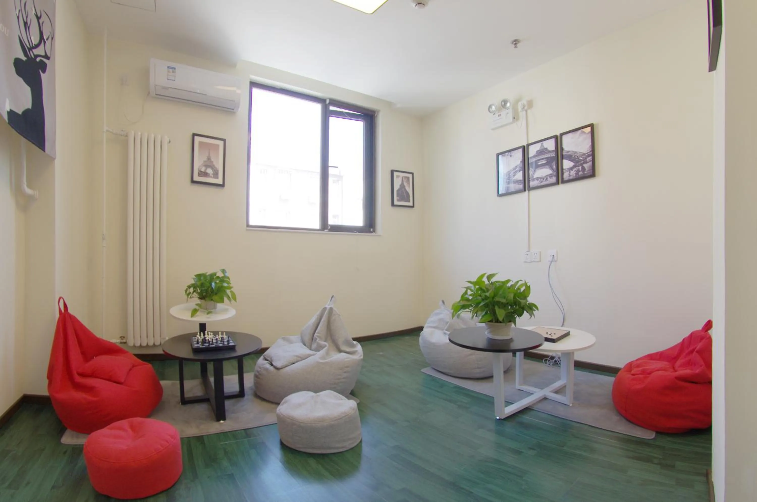 Seating Area in ibis Beijing Tiantandongmen Metro Station Hotel