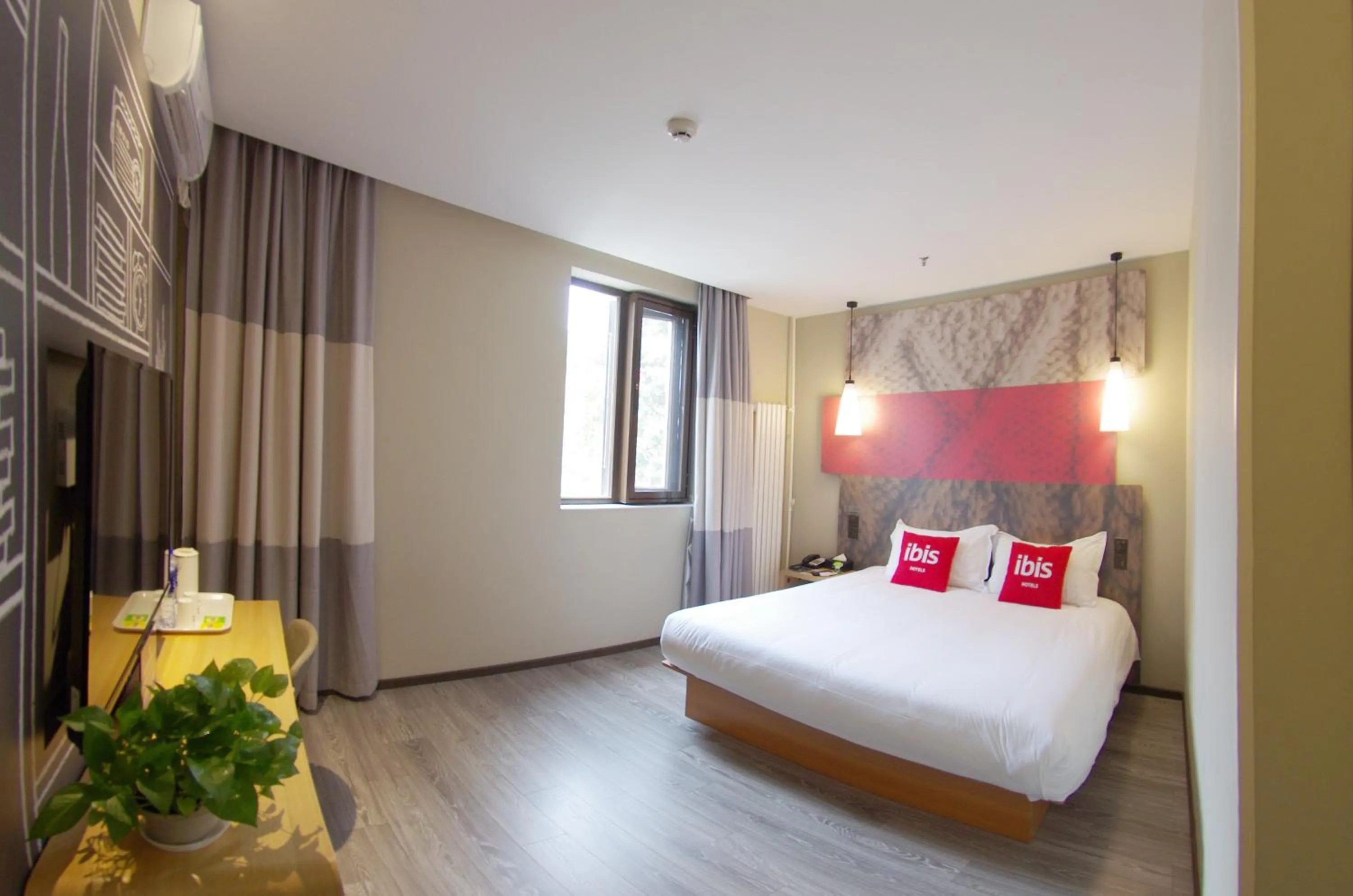 Photo of the whole room in ibis Beijing Tiantandongmen Metro Station Hotel