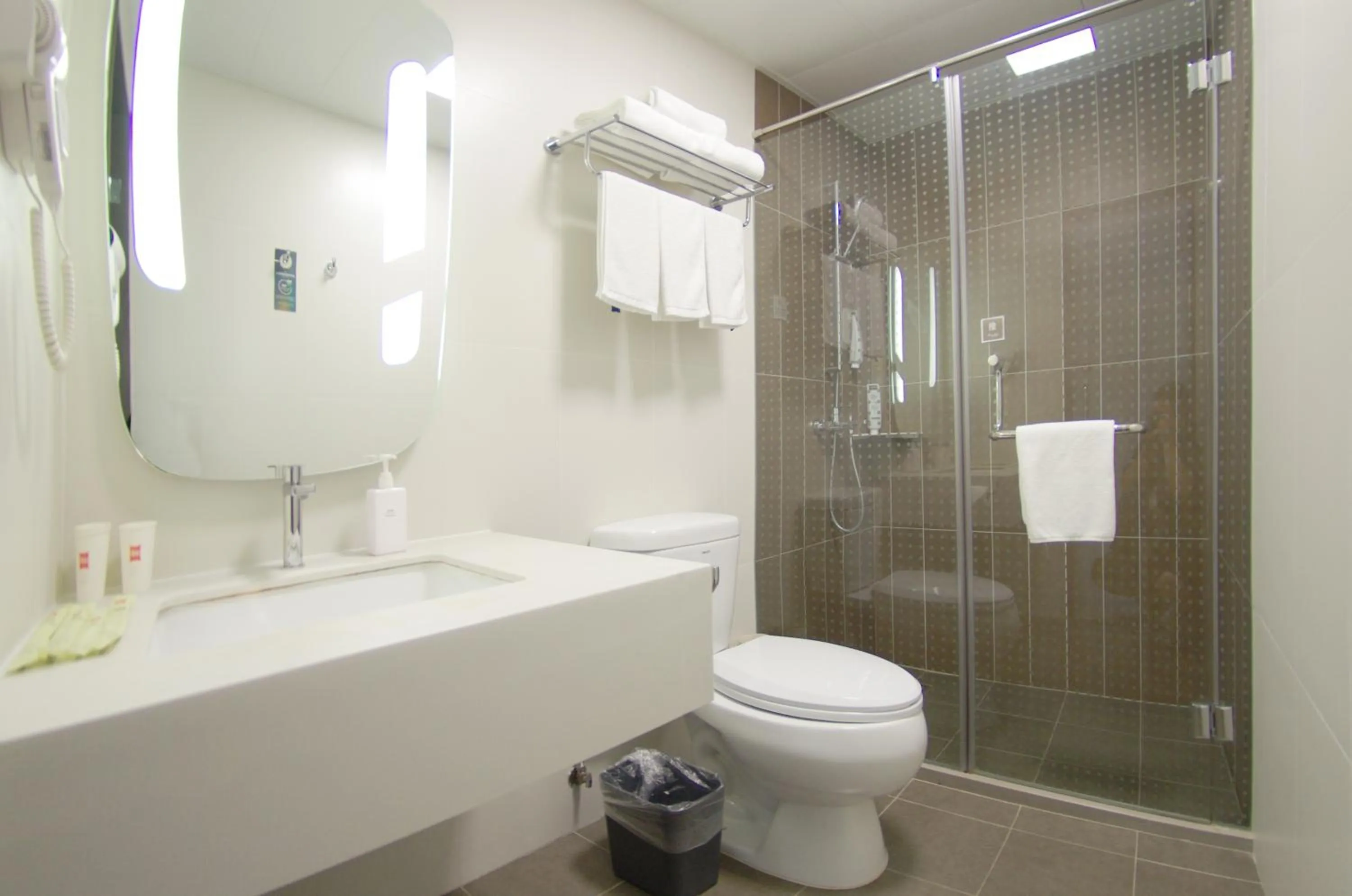 Bathroom in ibis Beijing Tiantandongmen Metro Station Hotel