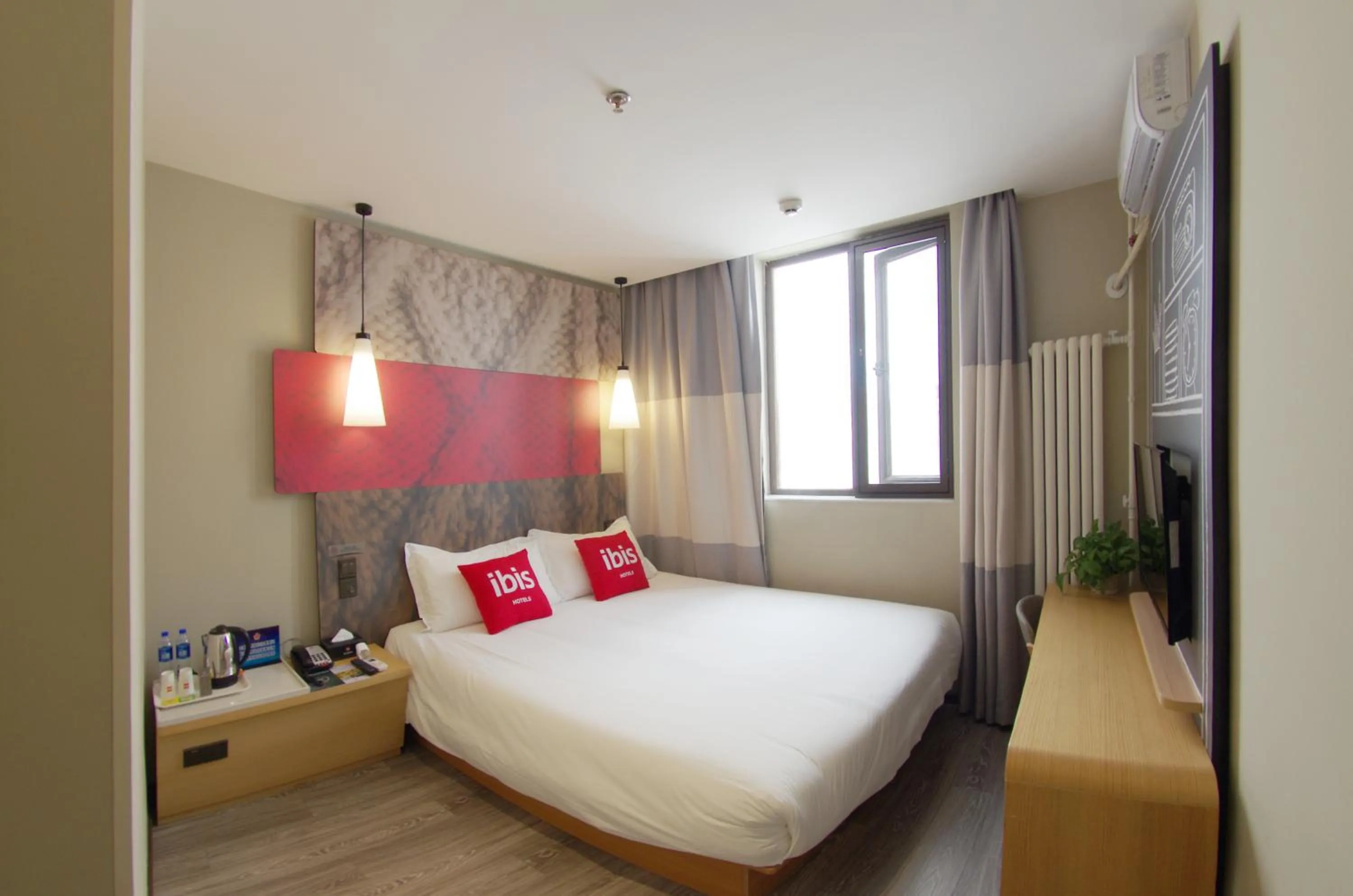 Photo of the whole room in ibis Beijing Tiantandongmen Metro Station Hotel