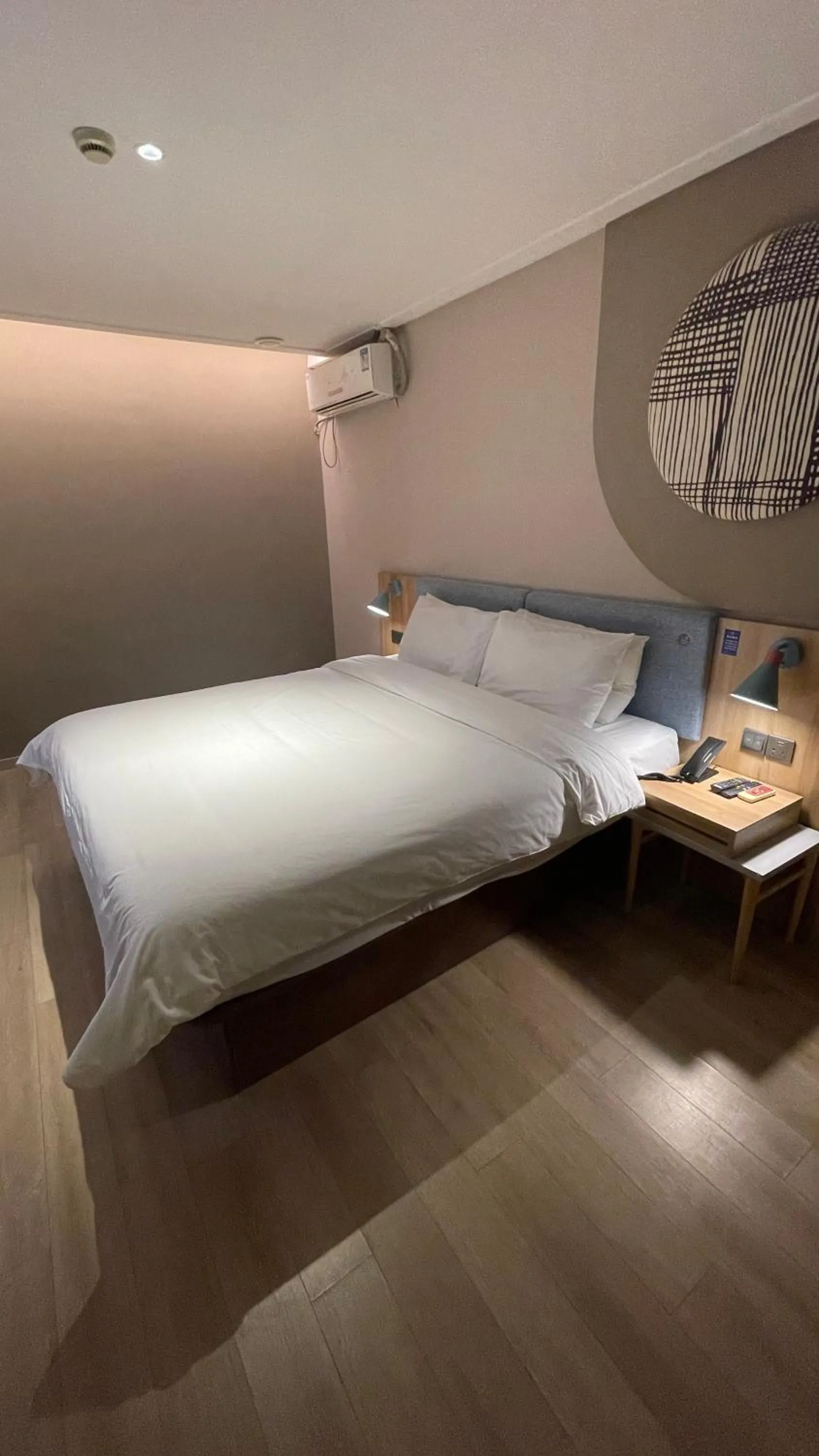 Bed in Home Inn Nanjing Railway Station Xiaoshi Metro Station