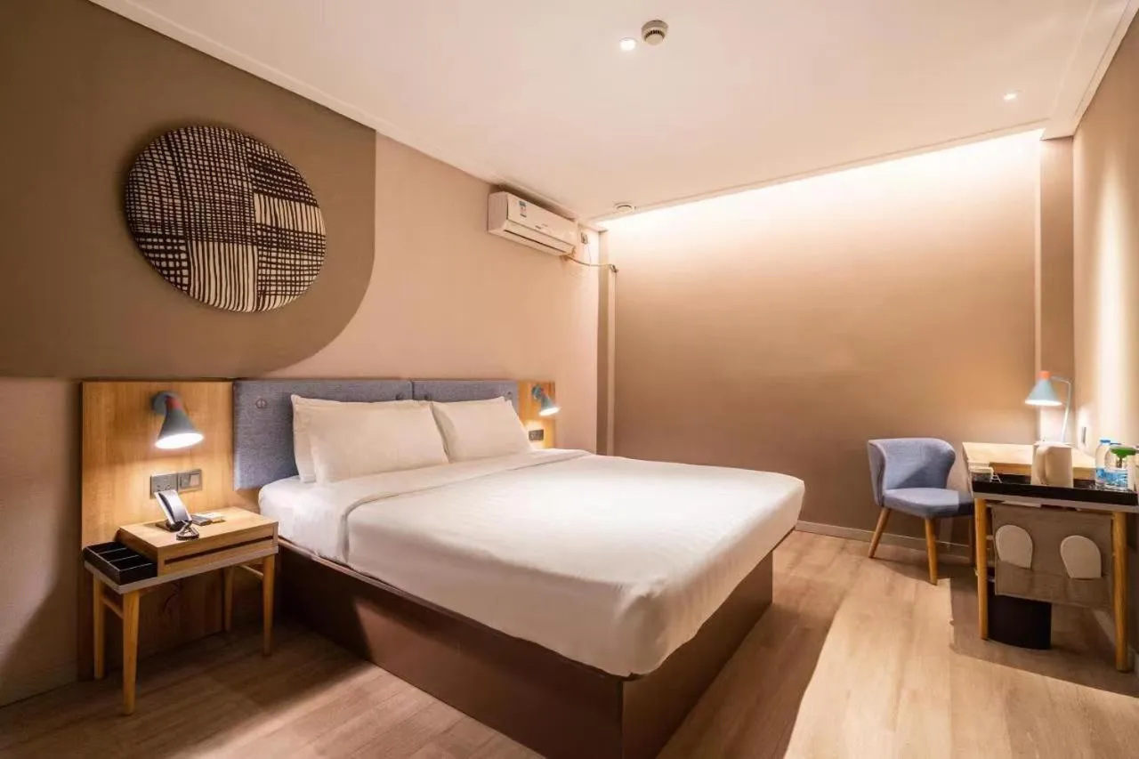 Bed in Home Inn Nanjing Railway Station Xiaoshi Metro Station