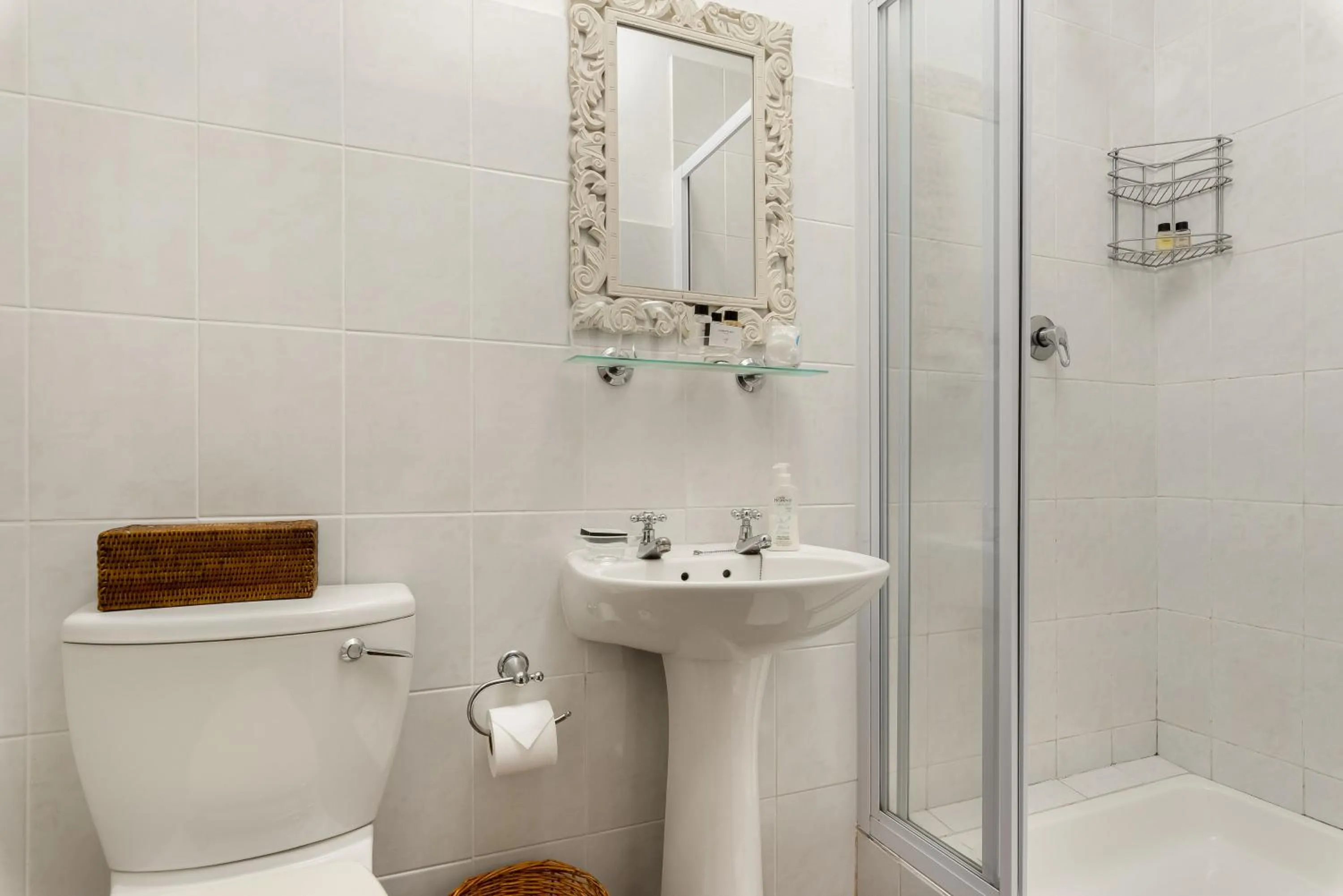 Shower in Gable Manor by Neighbourgood