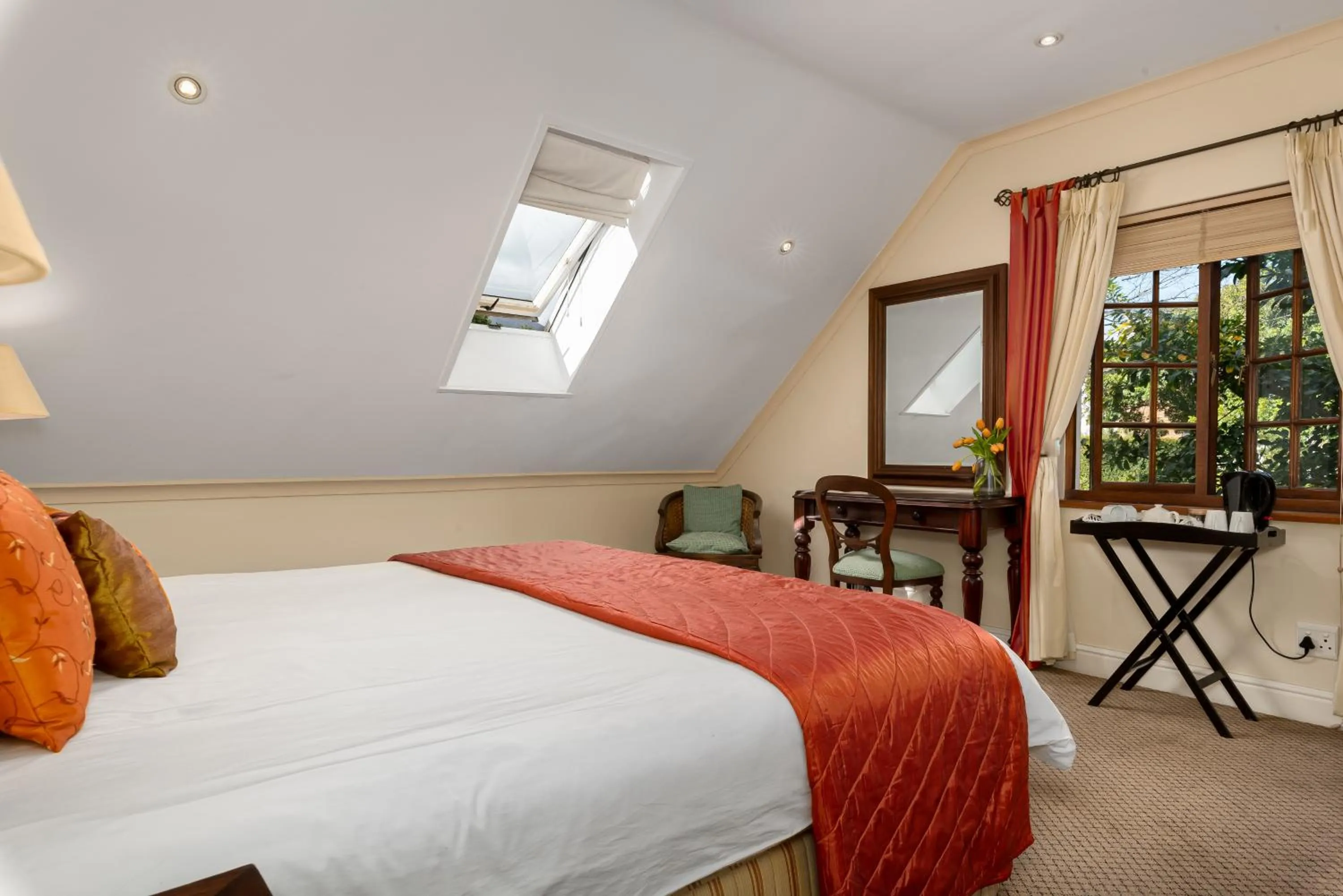 Bed in Gable Manor by Neighbourgood