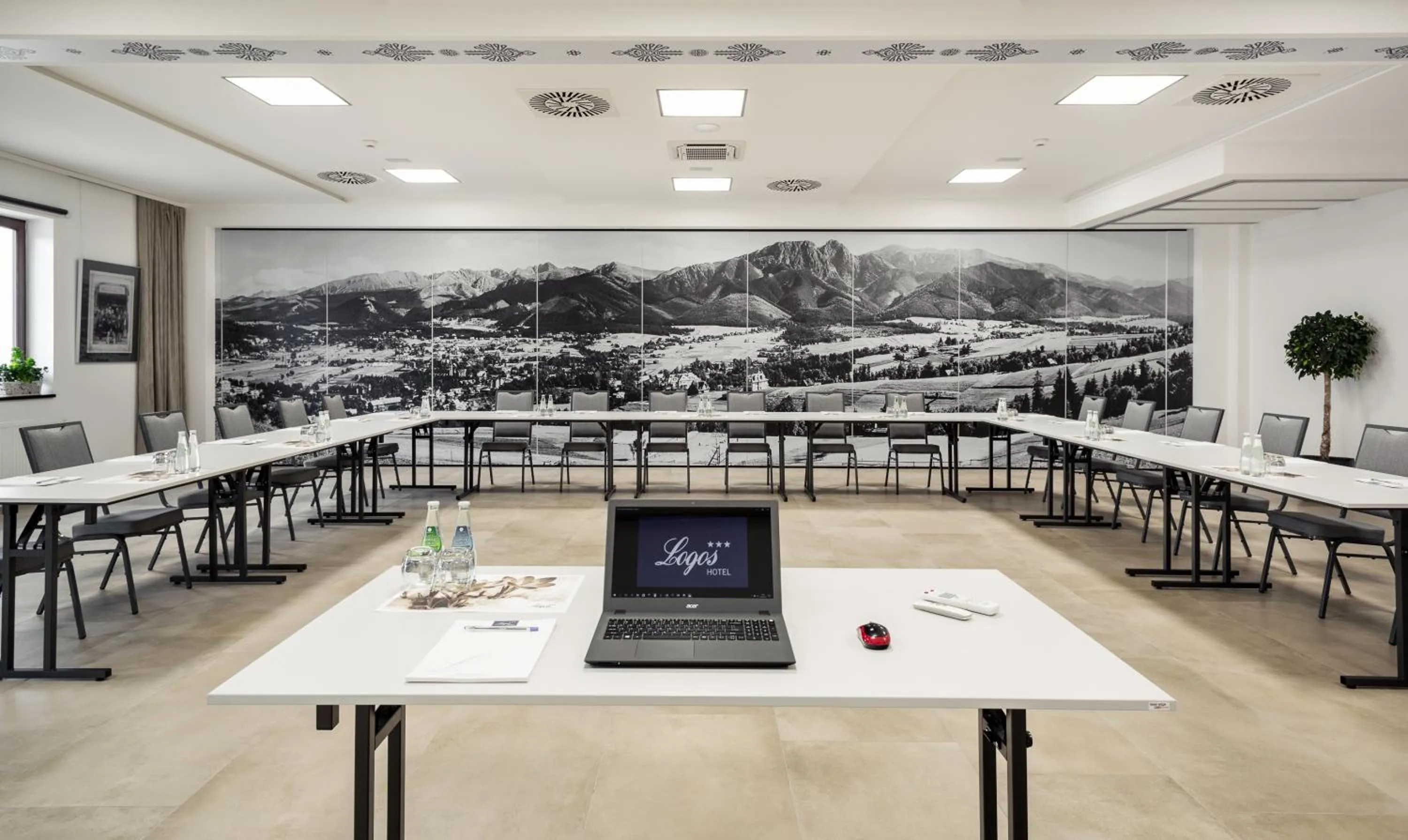 Meeting/conference room in Hotel Logos