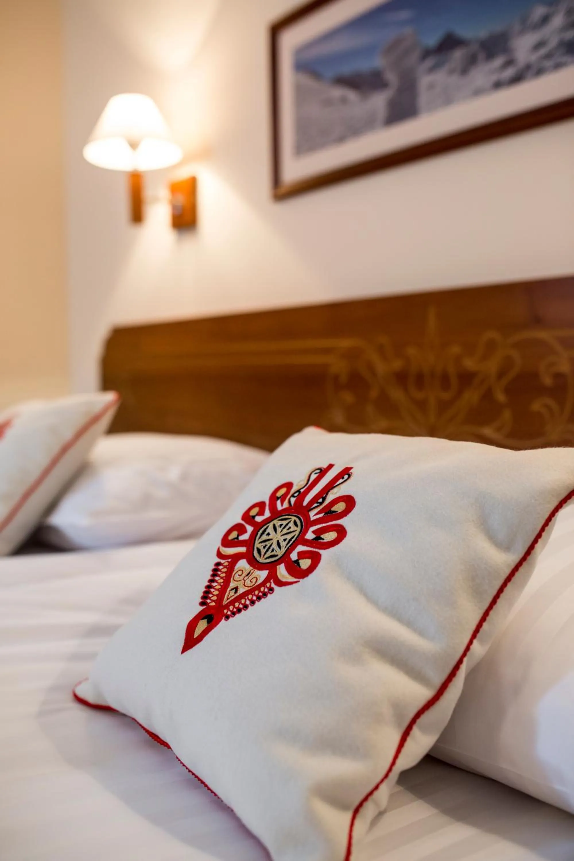 Decorative detail, Bed in Hotel Logos