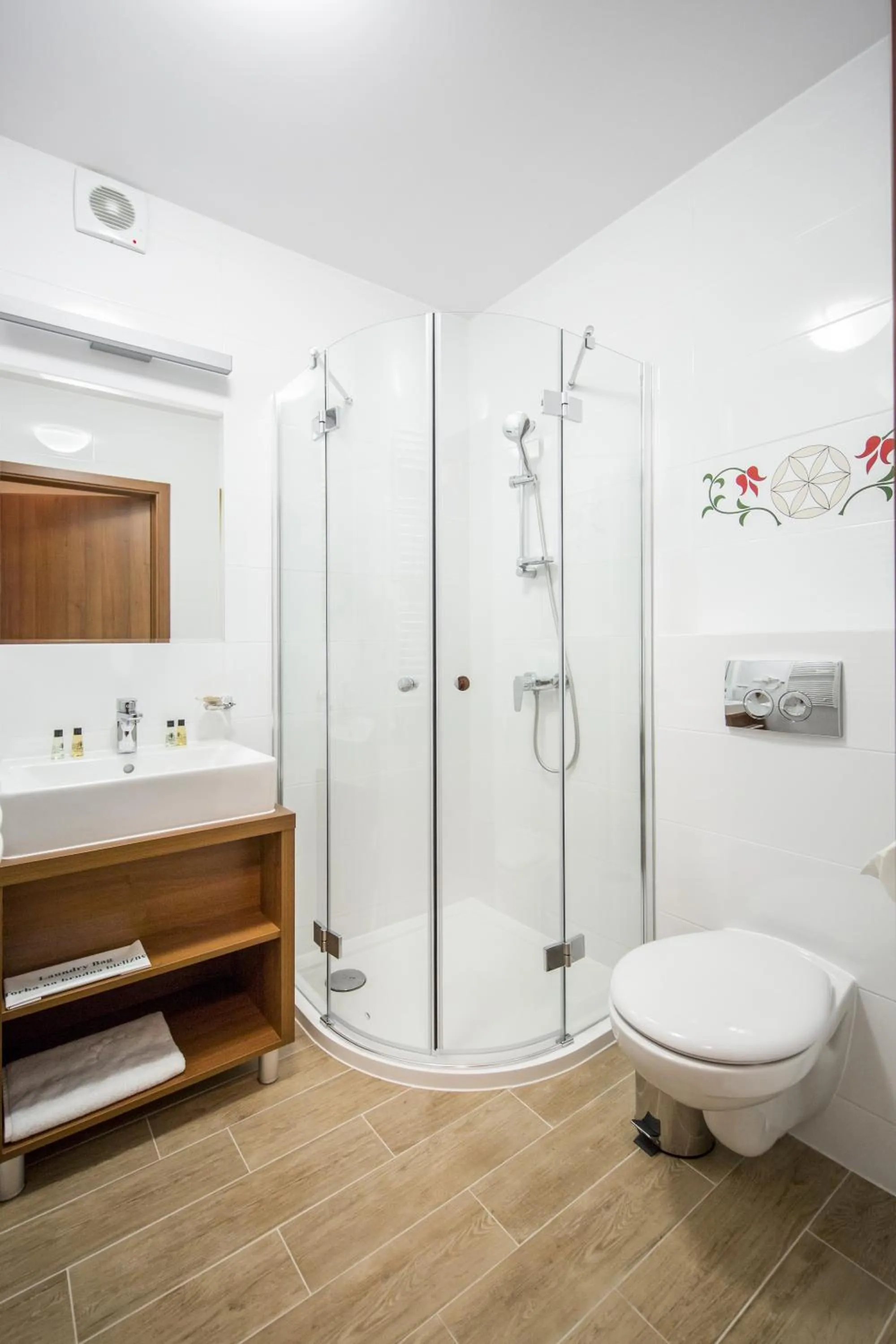 Bathroom in Hotel Logos