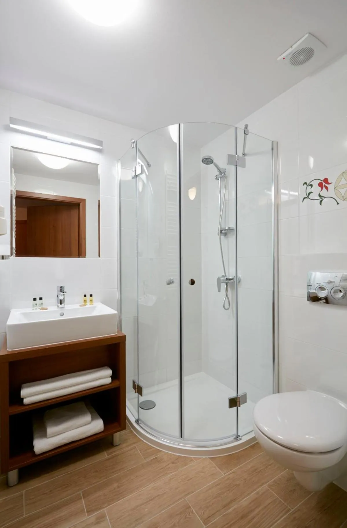 Bathroom in Hotel Logos