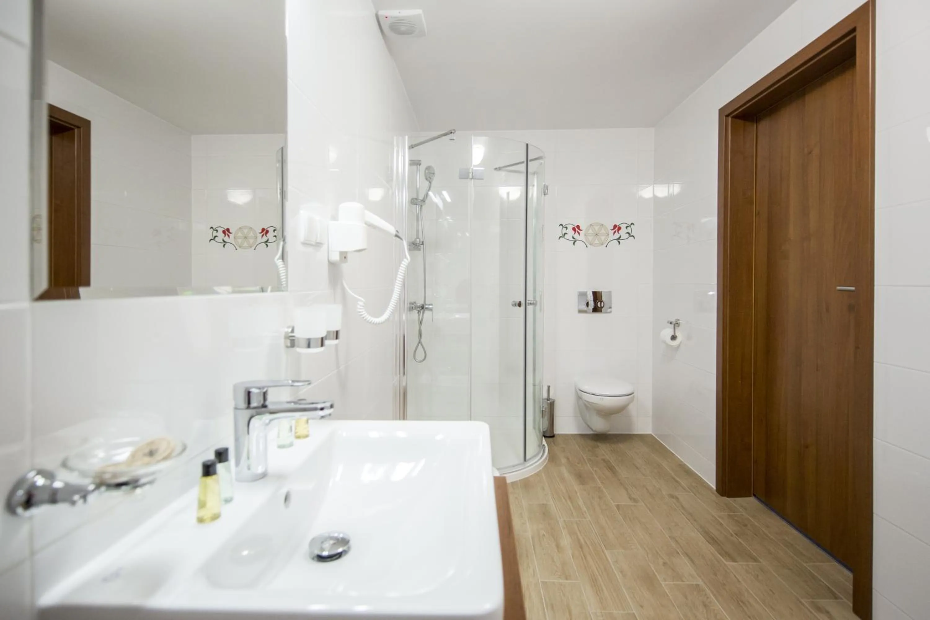 Bathroom in Hotel Logos