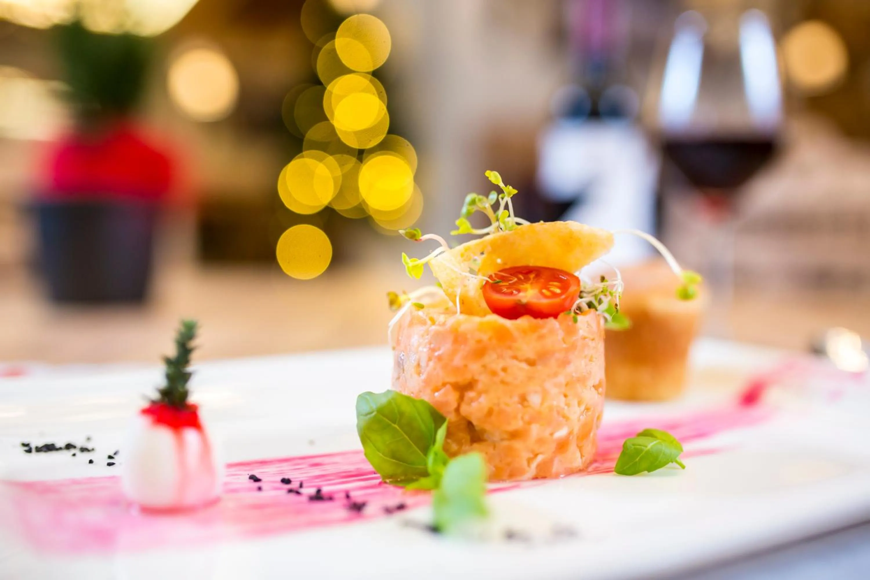 Restaurant/places to eat in Hotel Logos