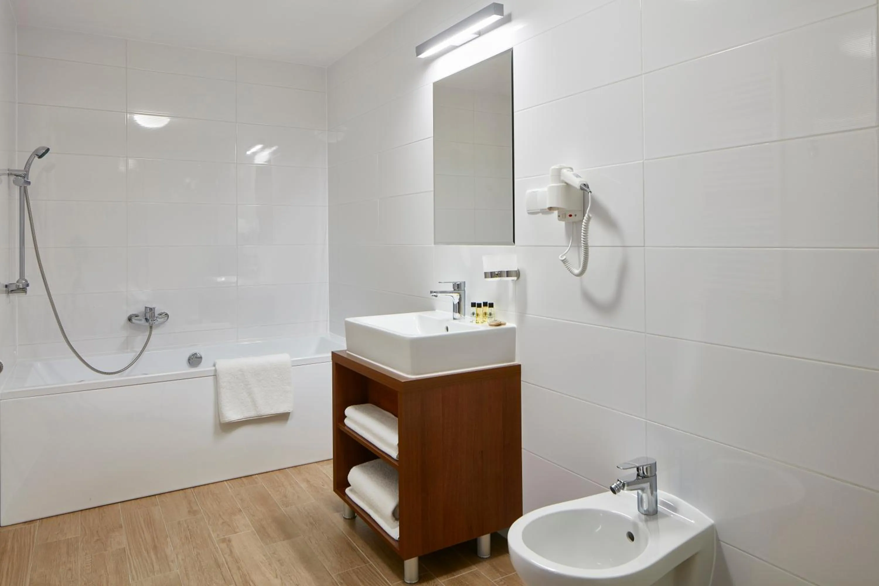 Photo of the whole room in Hotel Logos