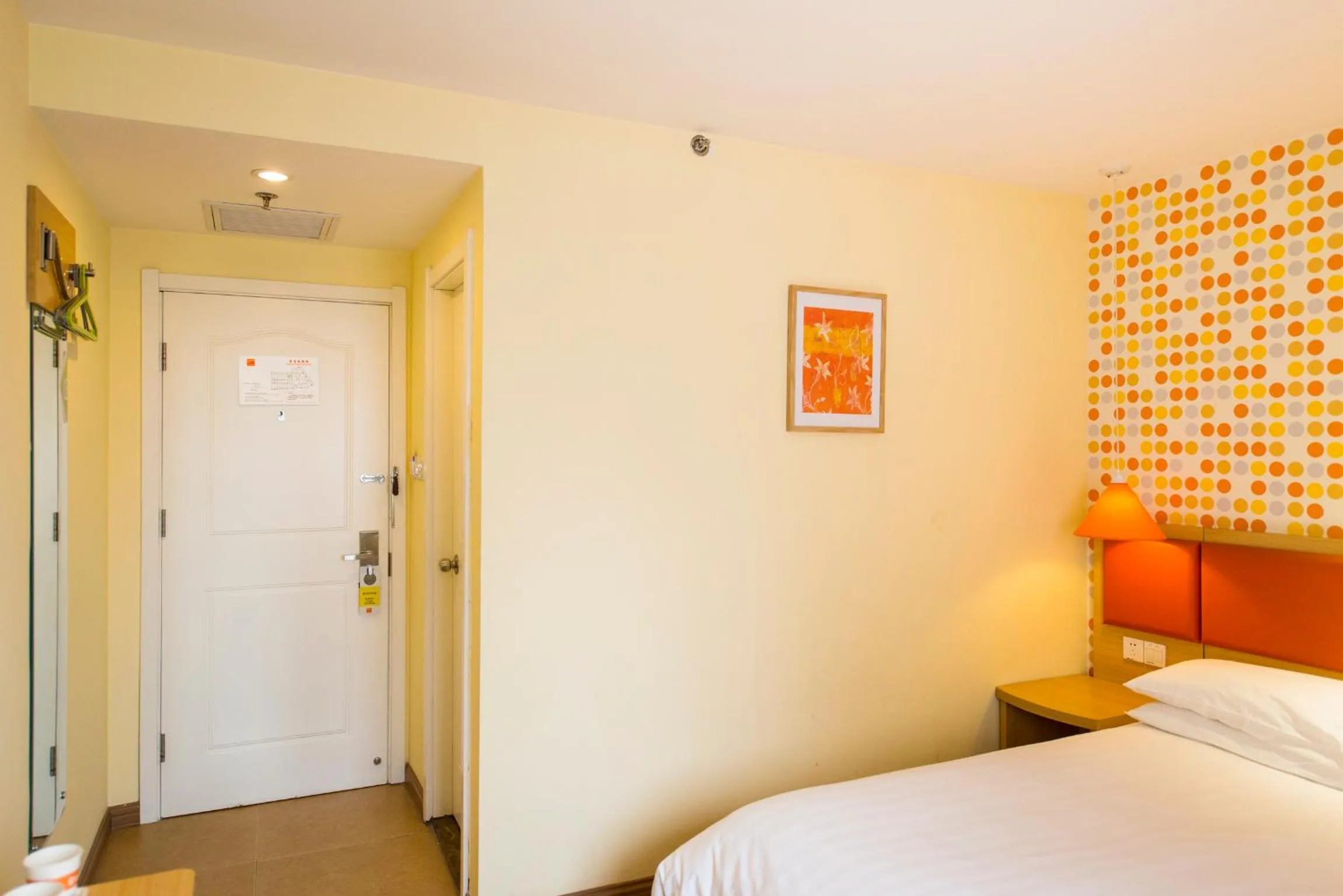 Bed in Home Inn Yangquan Xinglong Street Walmart