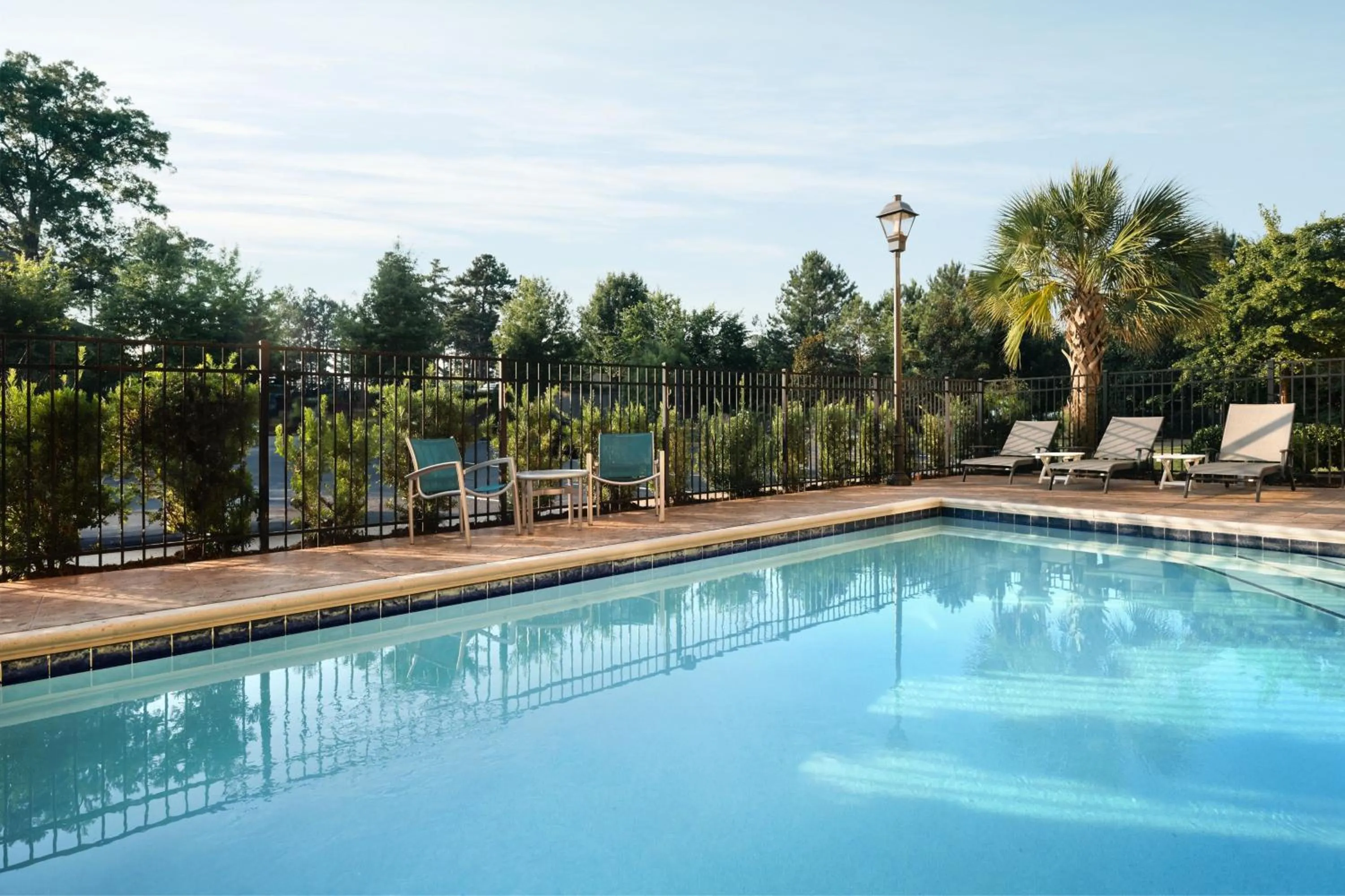 Swimming pool in TownePlace Suites by Marriott Columbia Northwest/Harbison