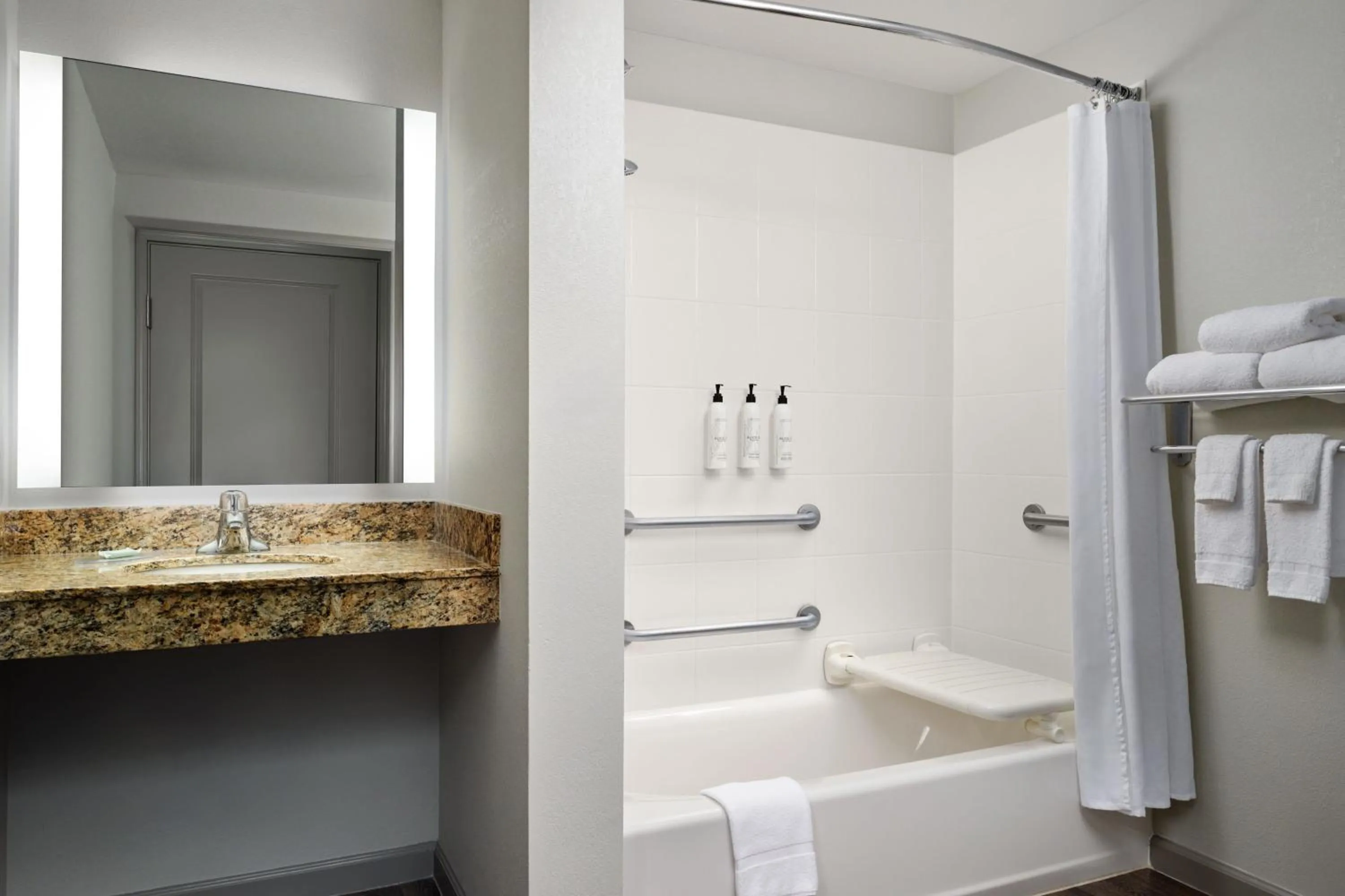 Bathroom in TownePlace Suites by Marriott Columbia Northwest/Harbison