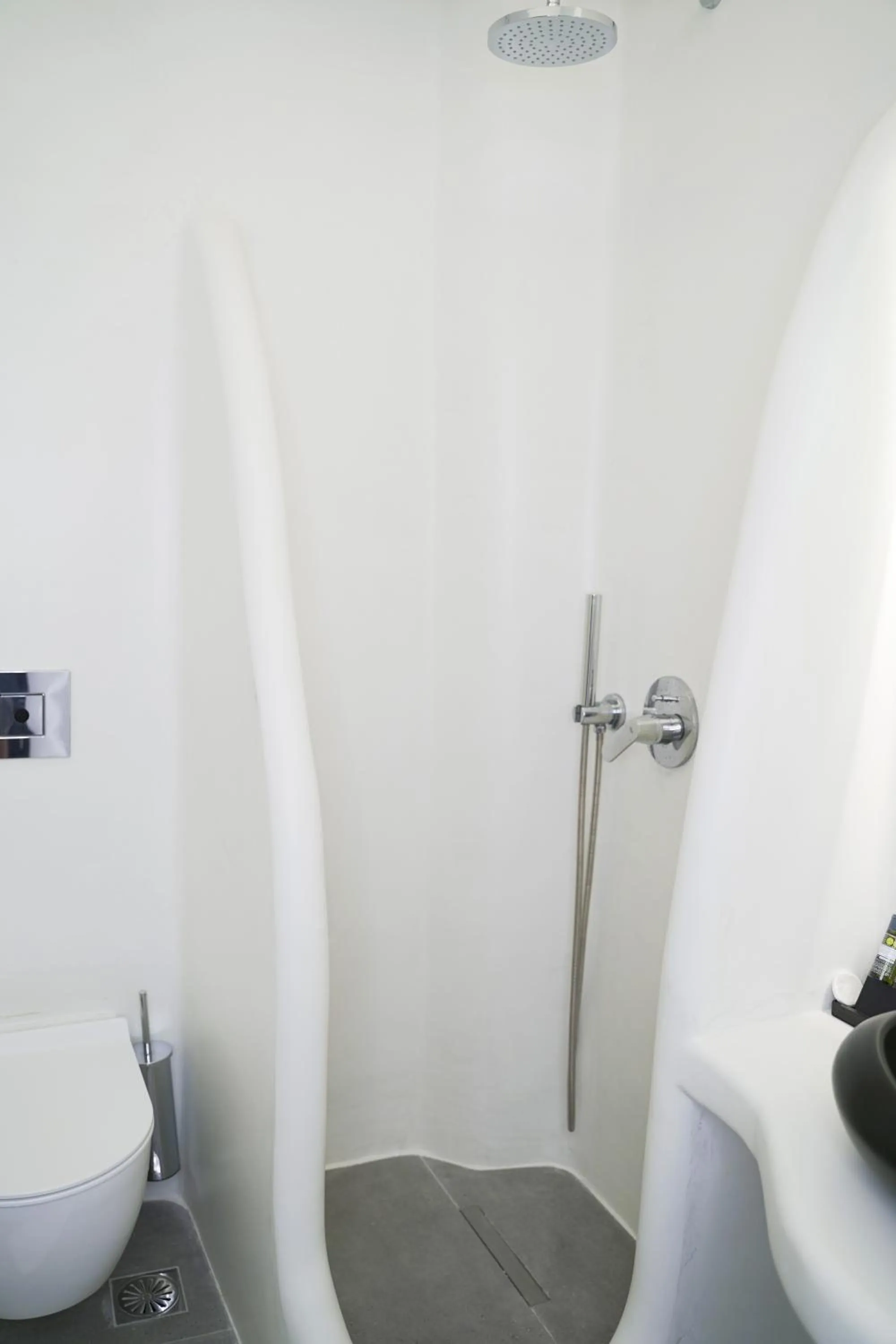 Bathroom in King's Suites