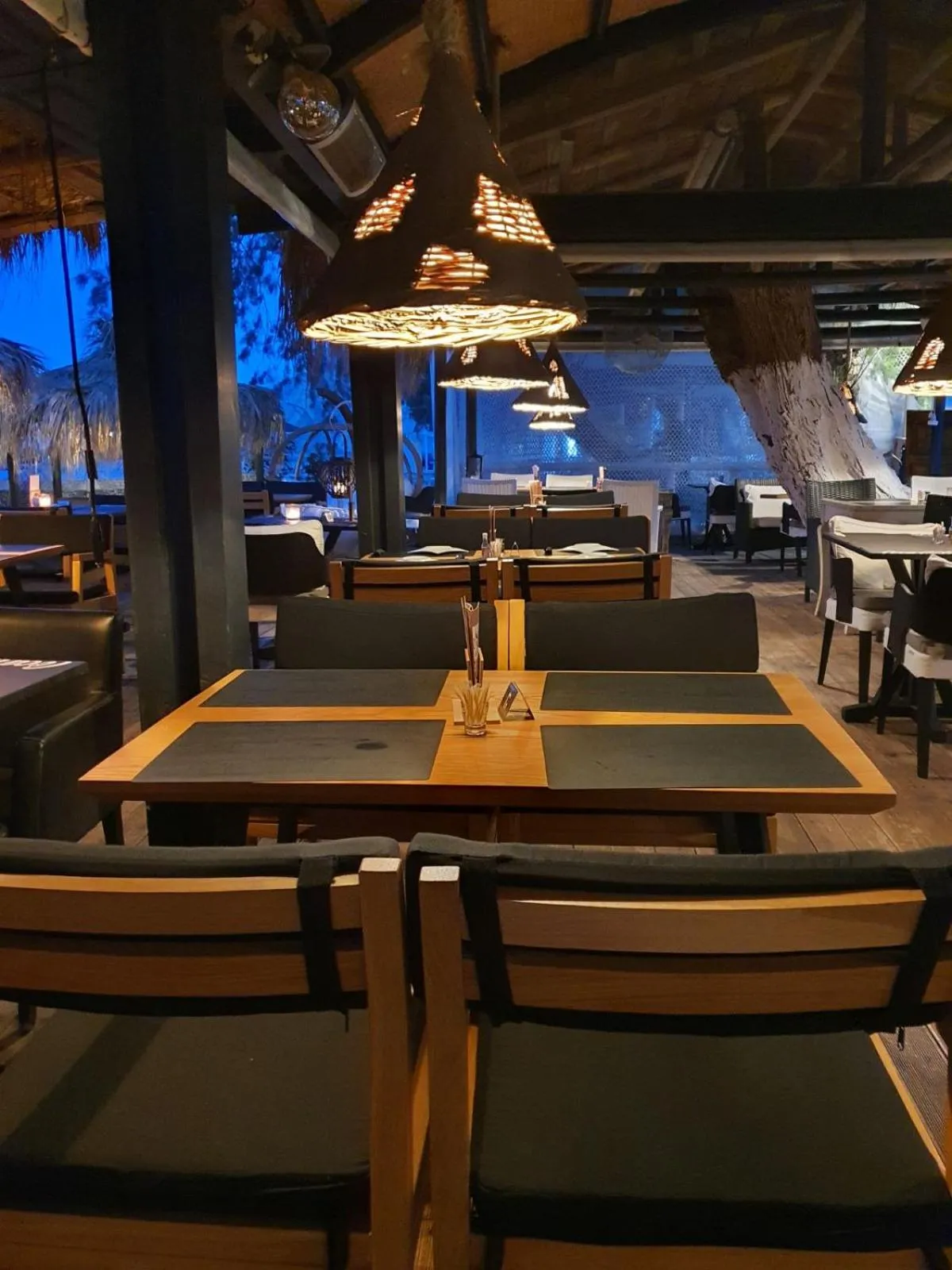 Restaurant/places to eat in King's Suites