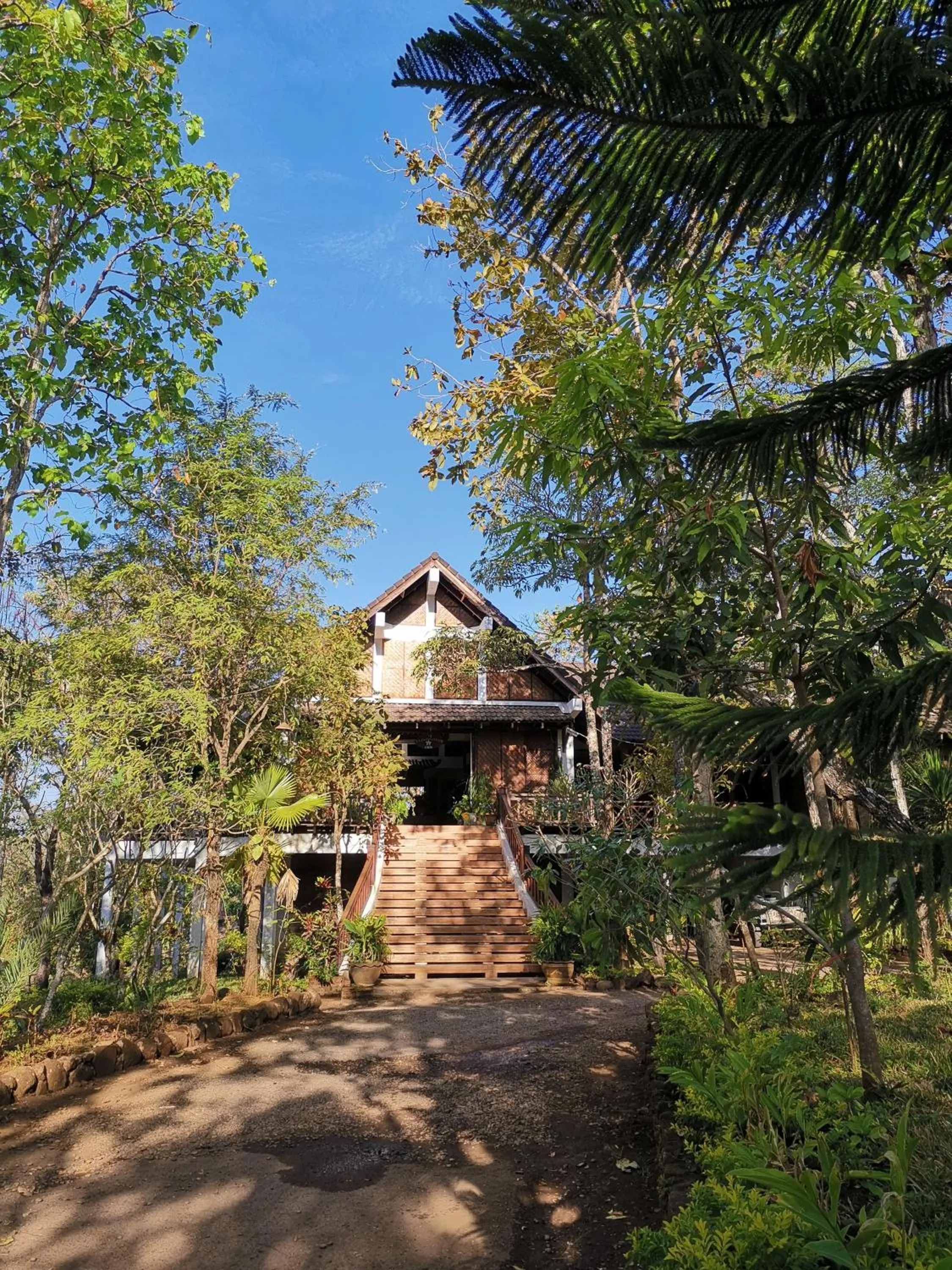 Facade/entrance in Tadlo Lodge