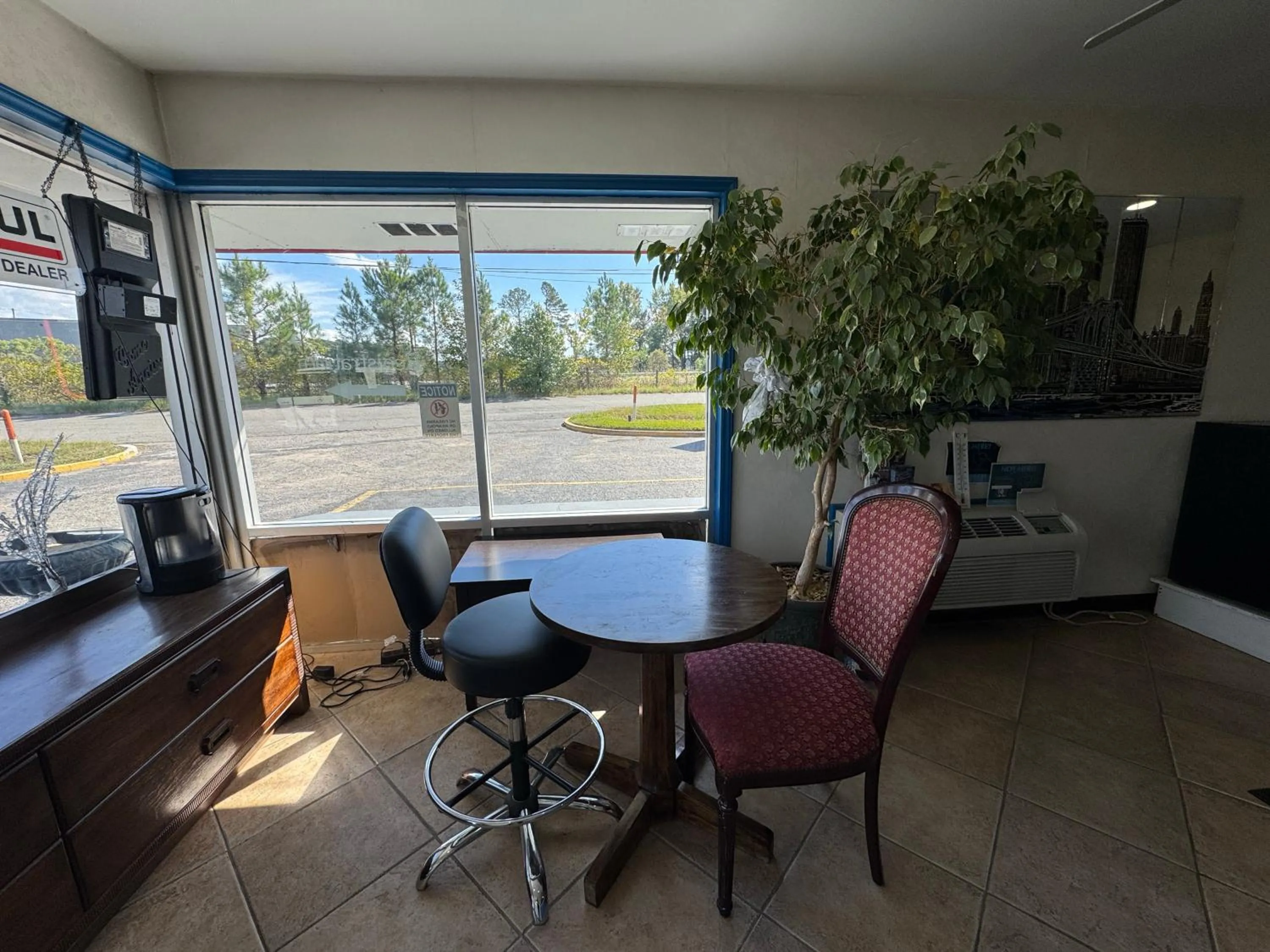 Seating area in Night Inn by Hotel O Selma I 95