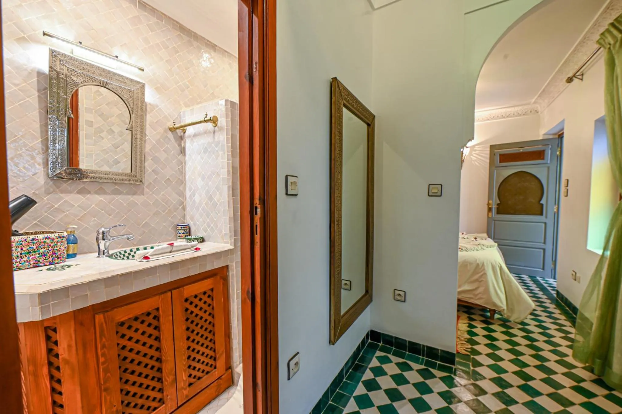 Photo of the whole room, Bed in Riad Matins De Marrakech