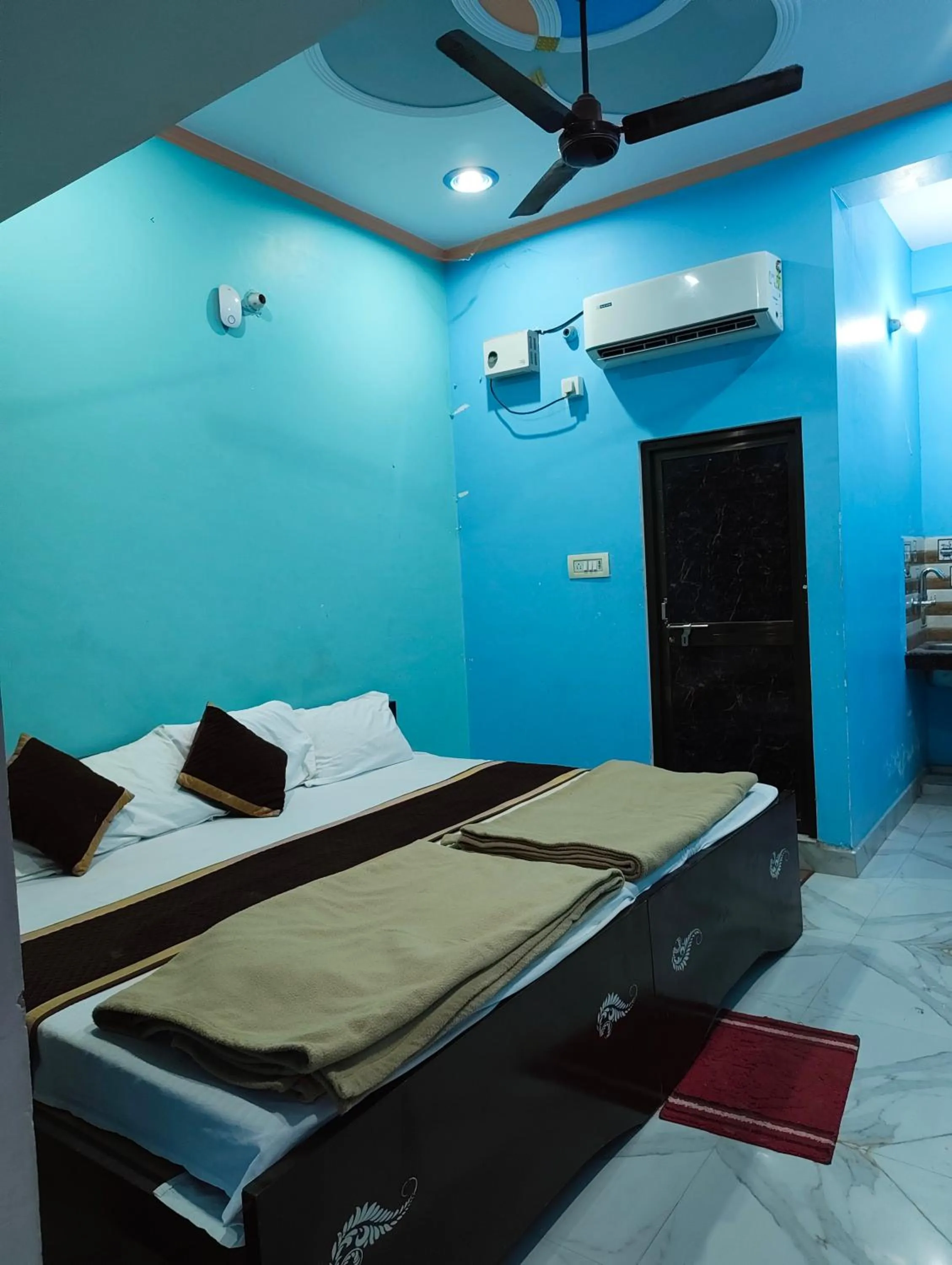 Bed in Shri Sita Vallabh pad Chhaya