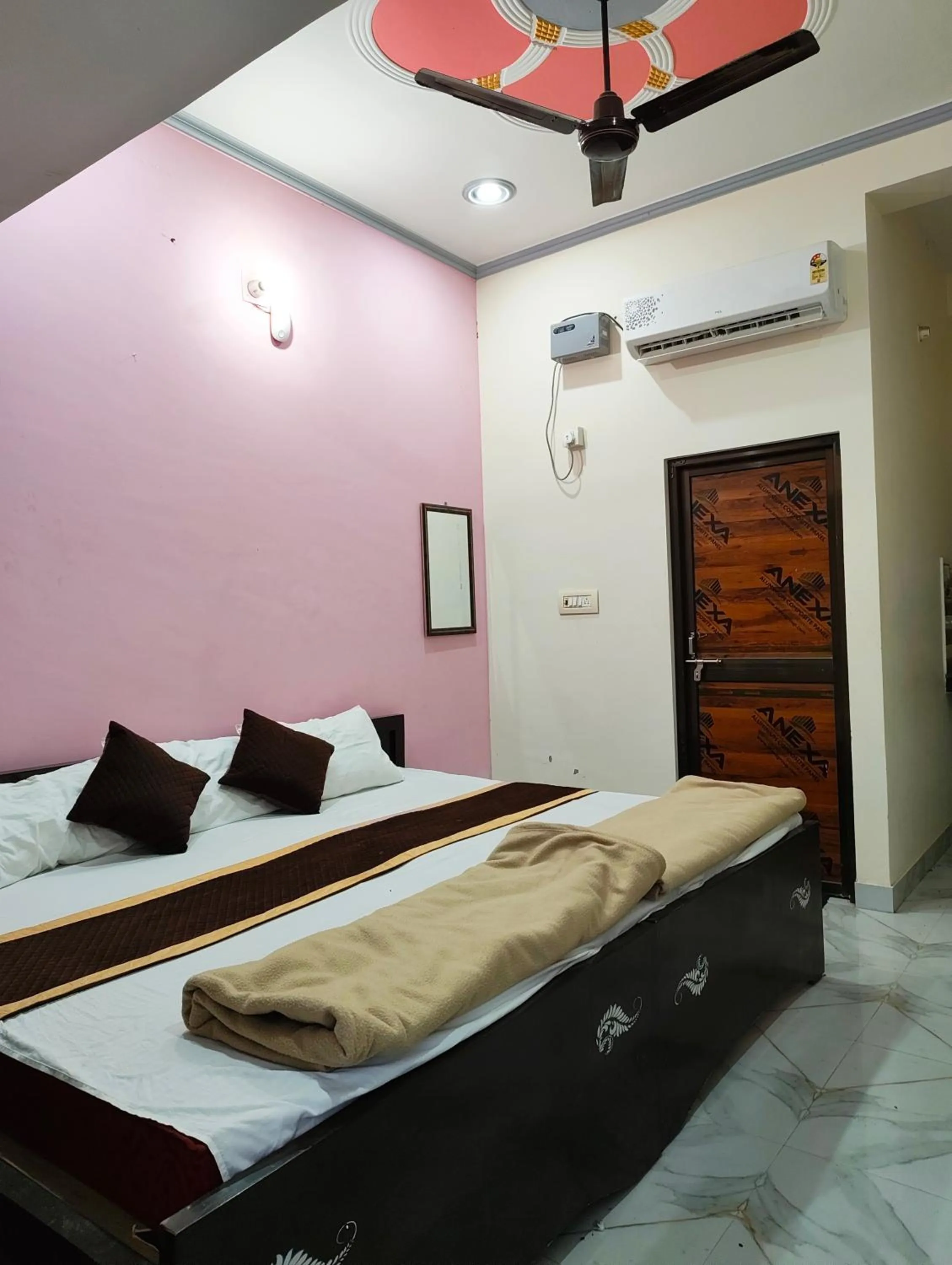 Bed in Shri Sita Vallabh pad Chhaya
