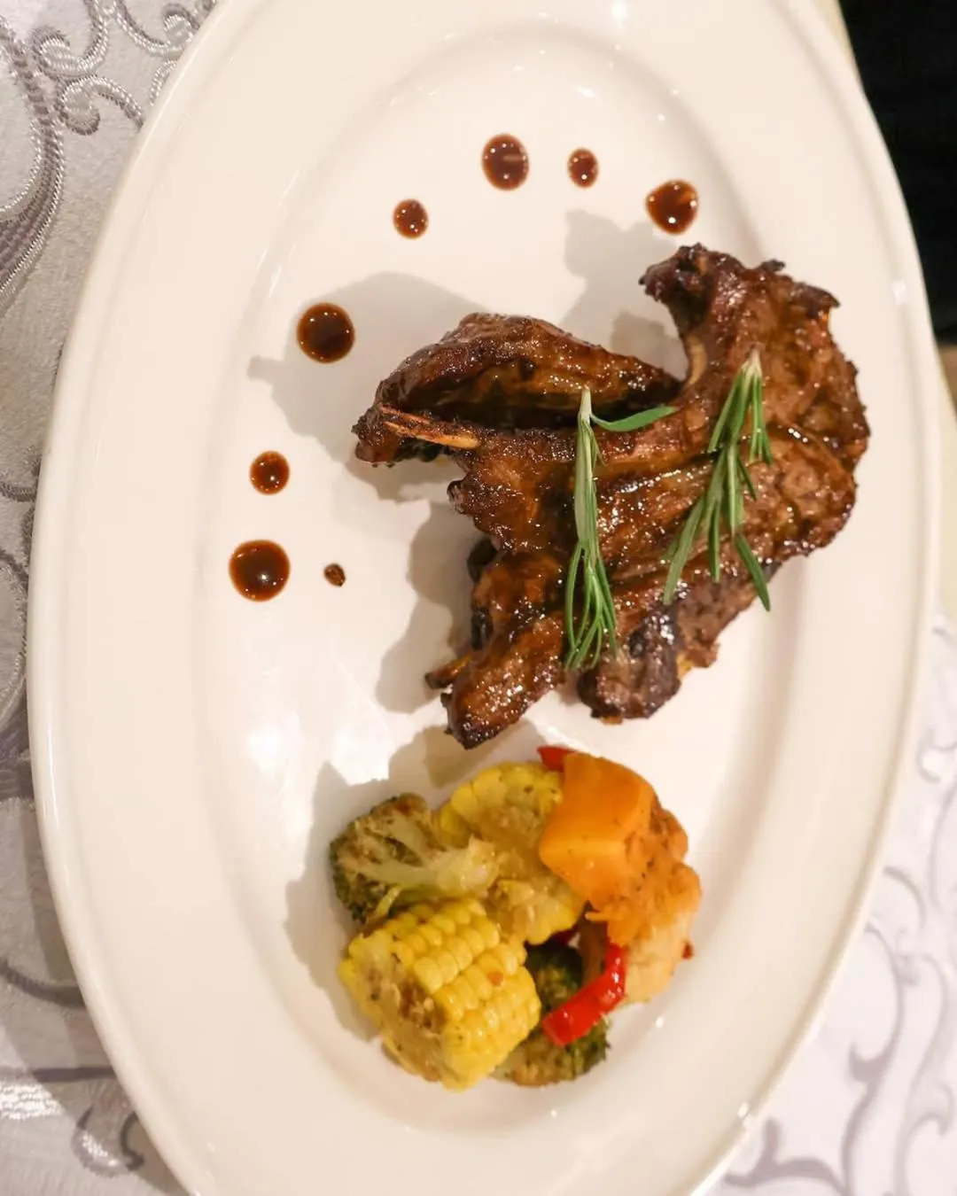 Restaurant/places to eat in Paxton Hotel