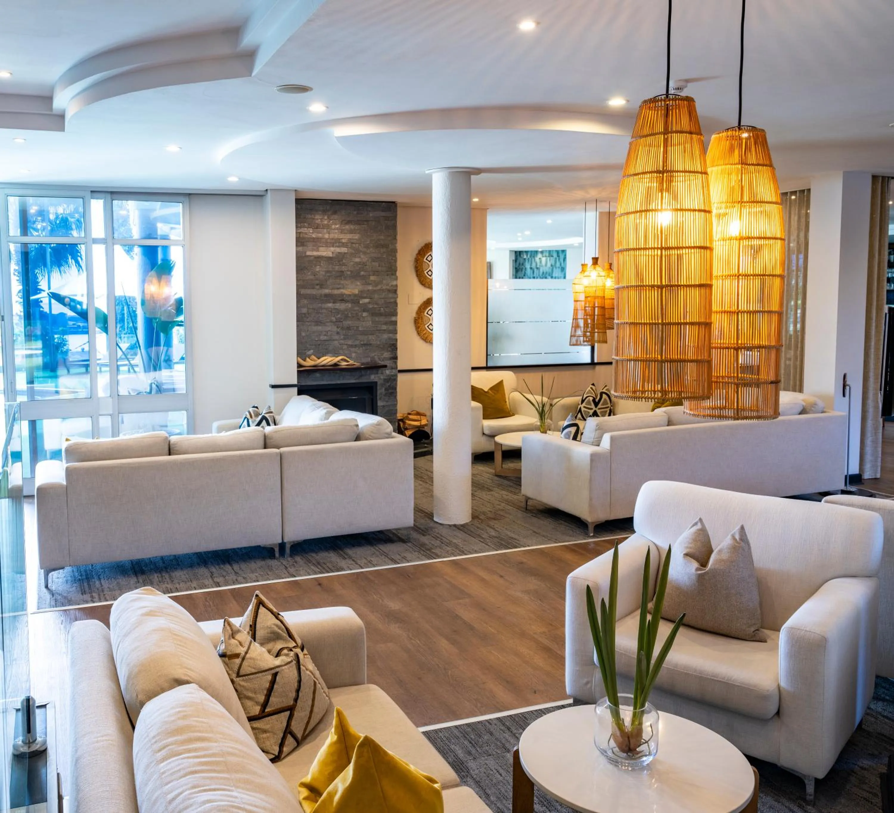 Communal lounge/ TV room in Paxton Hotel