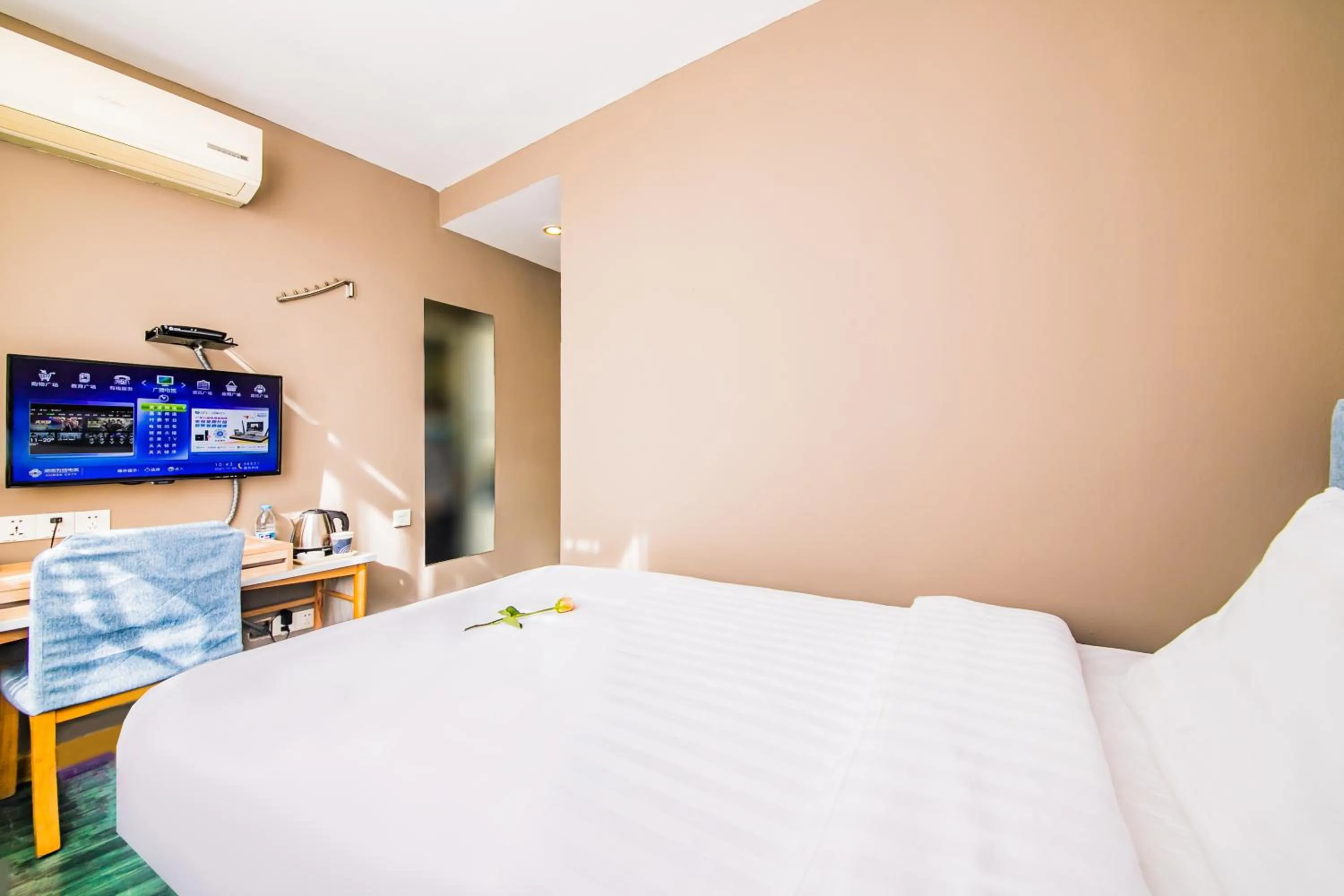 Bed in Home Inn Changsha Railway Station Bayi Road