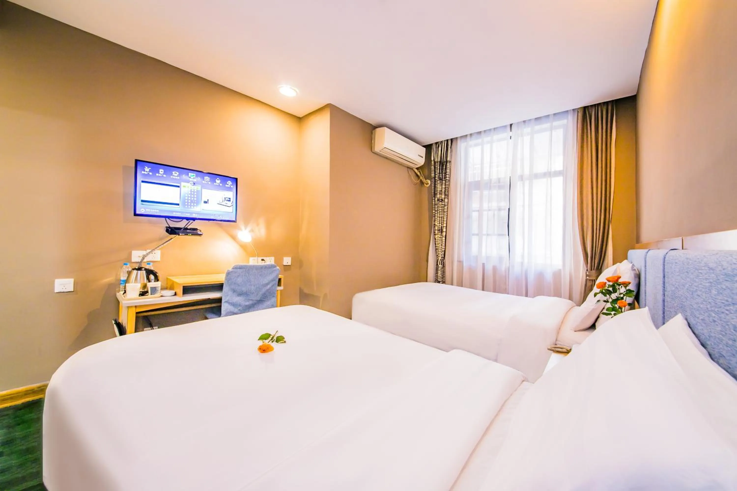 Bed in Home Inn Changsha Railway Station Bayi Road