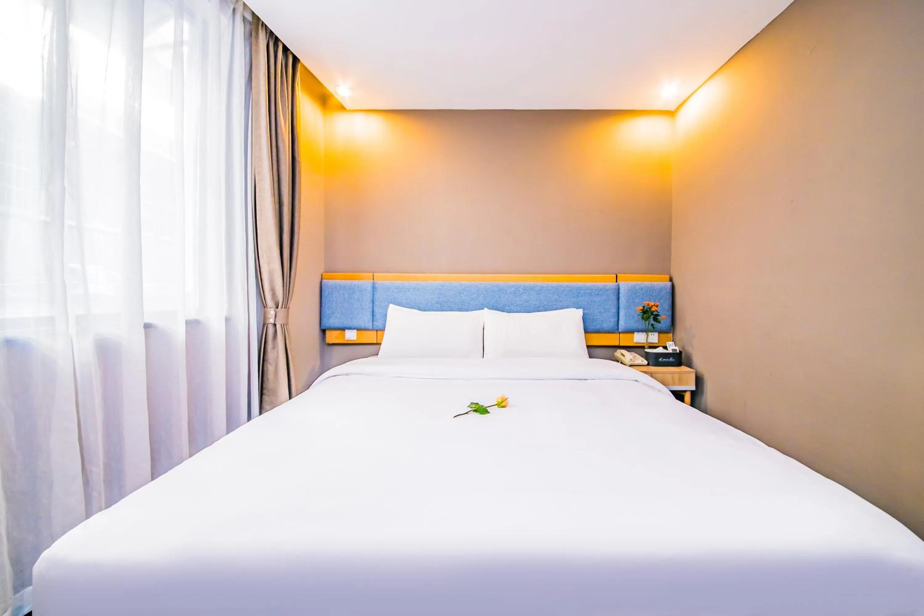 Bed in Home Inn Changsha Railway Station Bayi Road