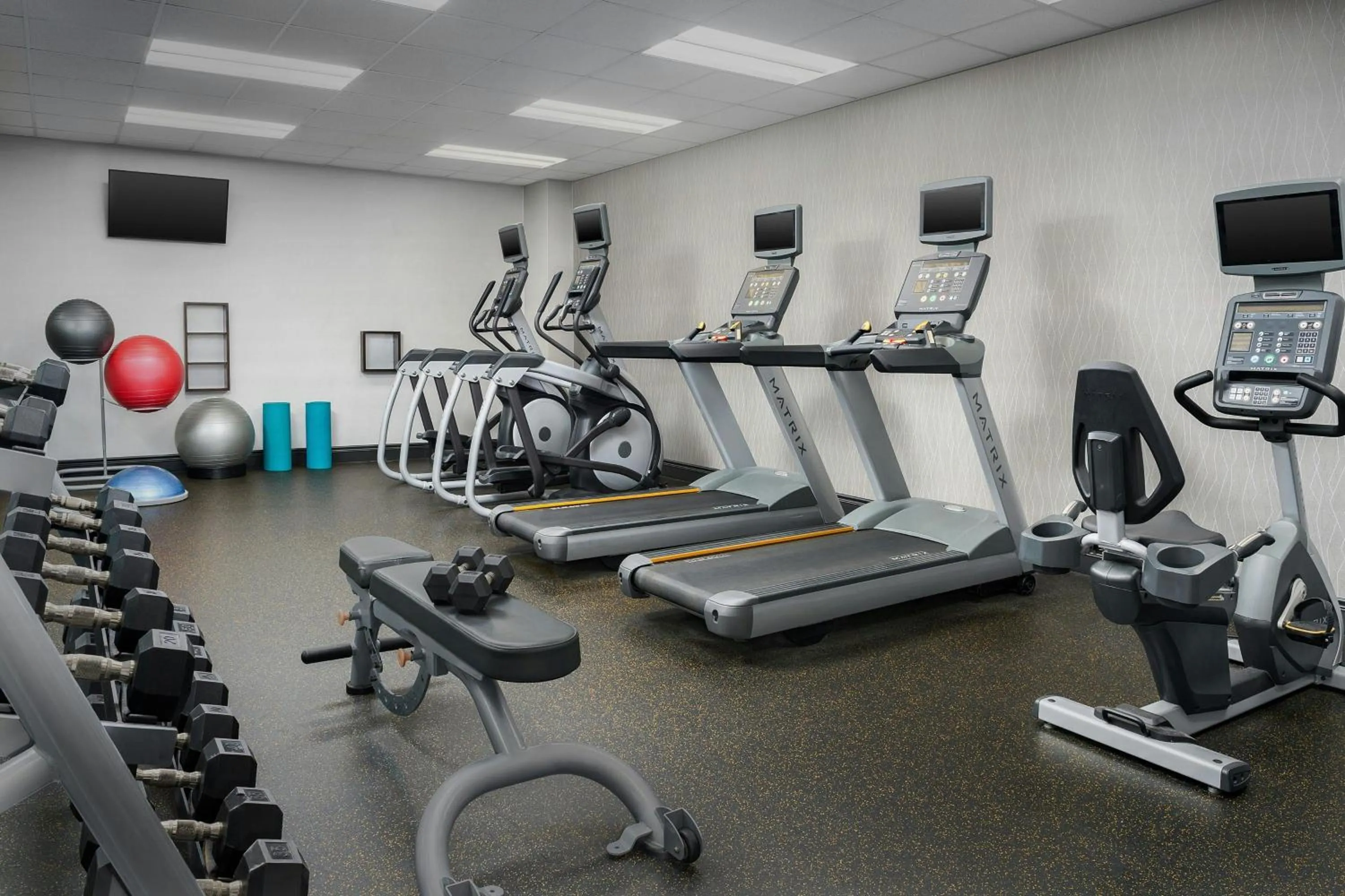 Fitness centre/facilities in Courtyard by Marriott Muncie at Horizon Convention Center