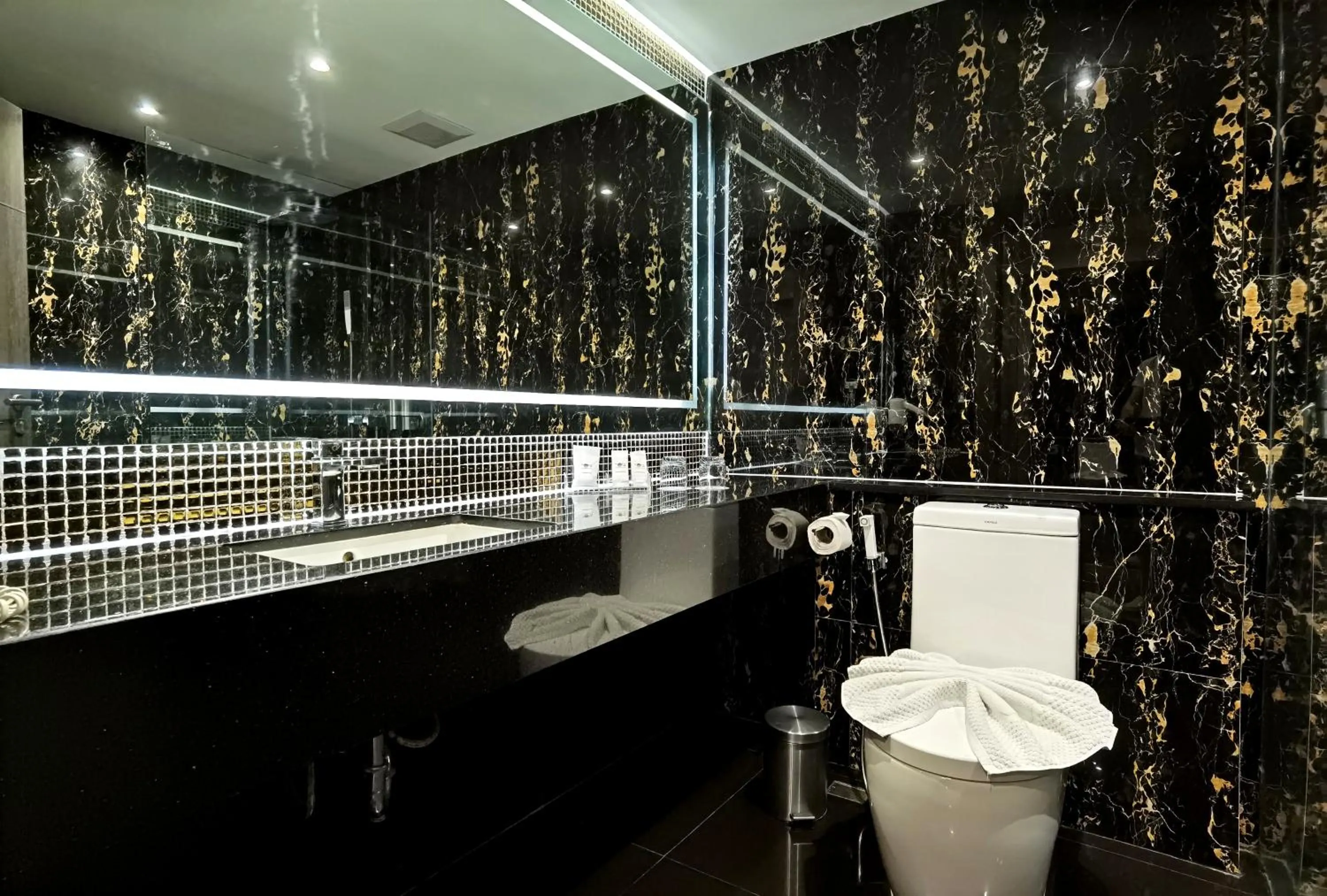 Bathroom in Nova Express Pattaya Hotel